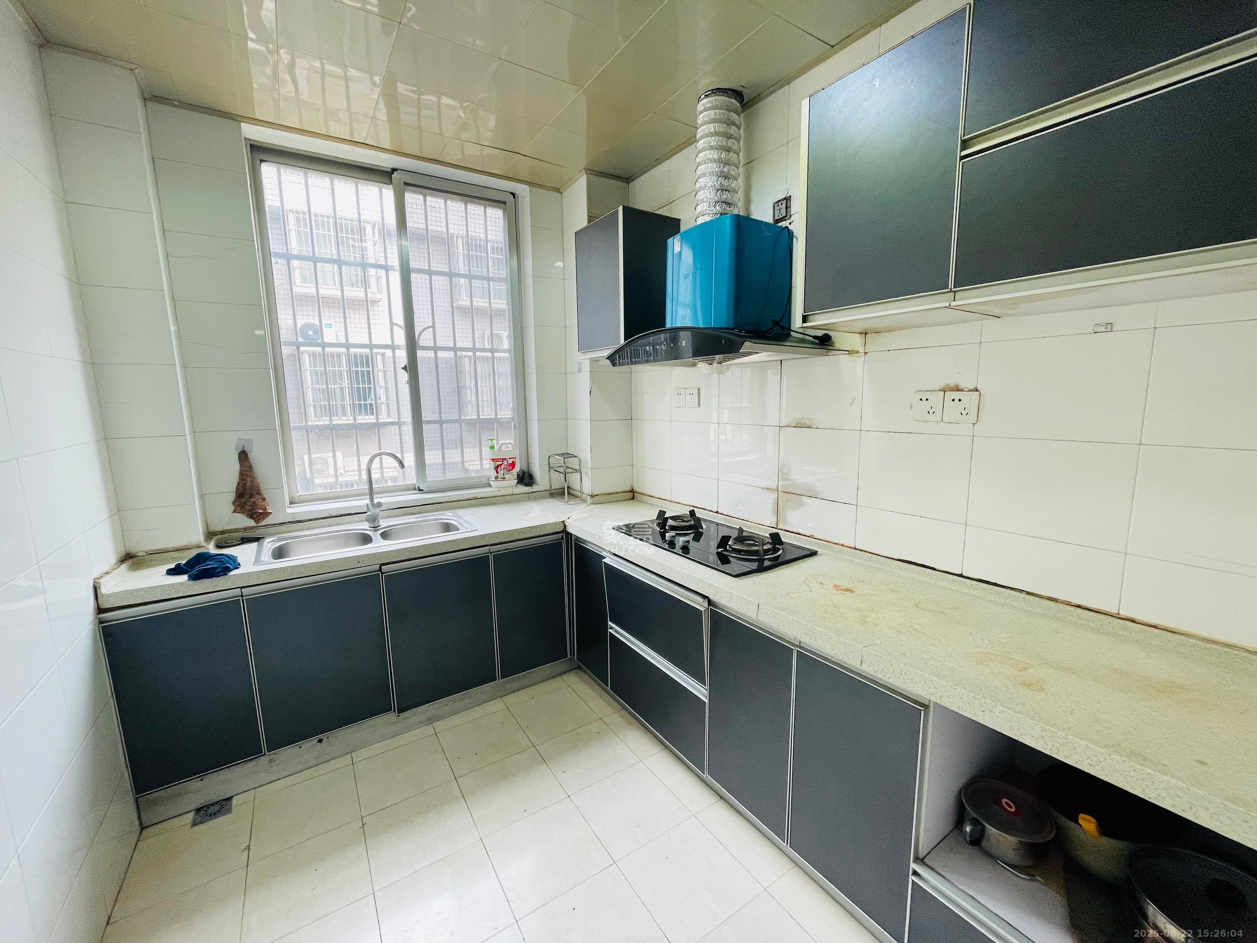 湘绣城  3室1厅1卫    1300.0元/月室内图