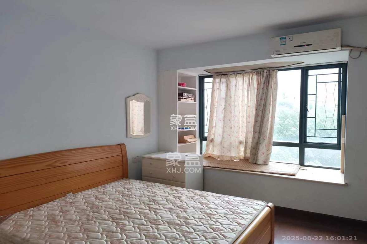 凯轩云顶 4室2厅1卫 3500.0元/月 凯轩云顶 4室2厅1卫 3500.0元/月室内图