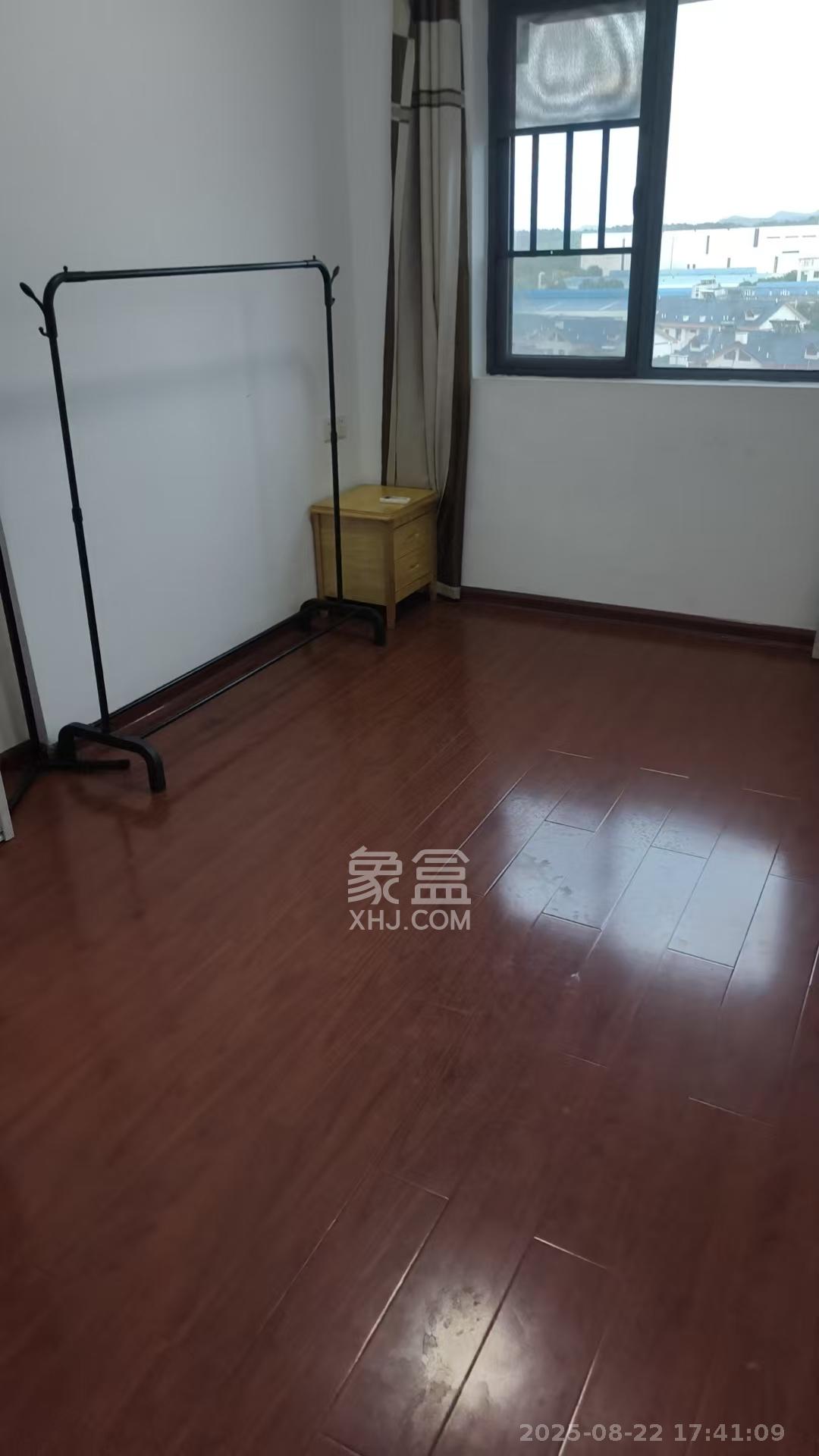 中南国际眼镜城(中伟商业中心)  3室2厅1卫    1800.0元/月 中南国际眼镜城(中伟商业中心)  3室2厅1卫    1800.0元/月室内图