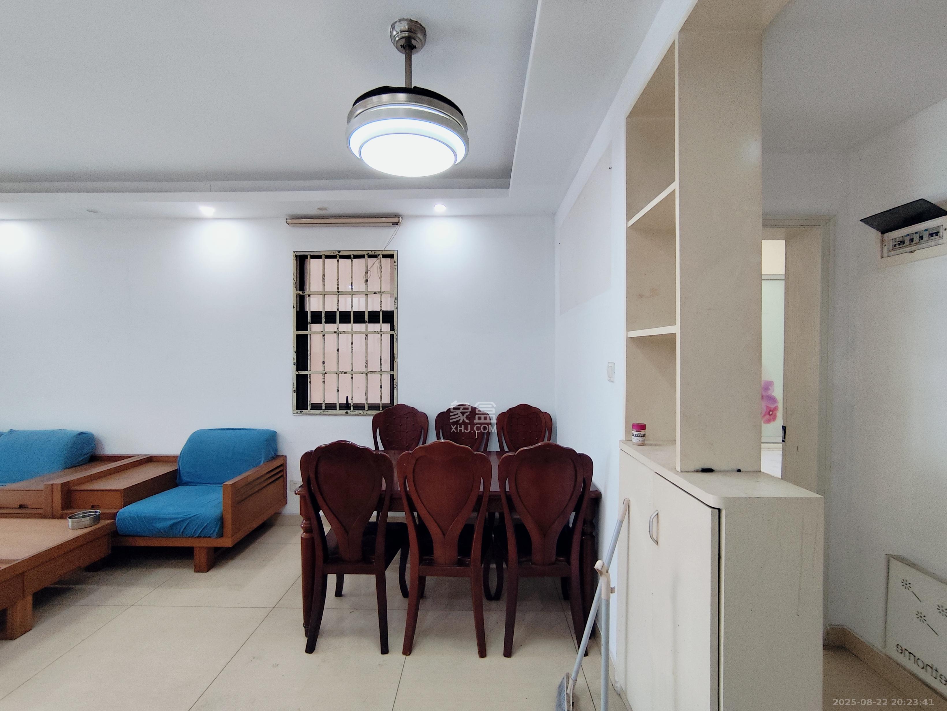 旭辉华庭  3室2厅1卫    1700.0元/月 旭辉华庭  3室2厅1卫    1700.0元/月室内图