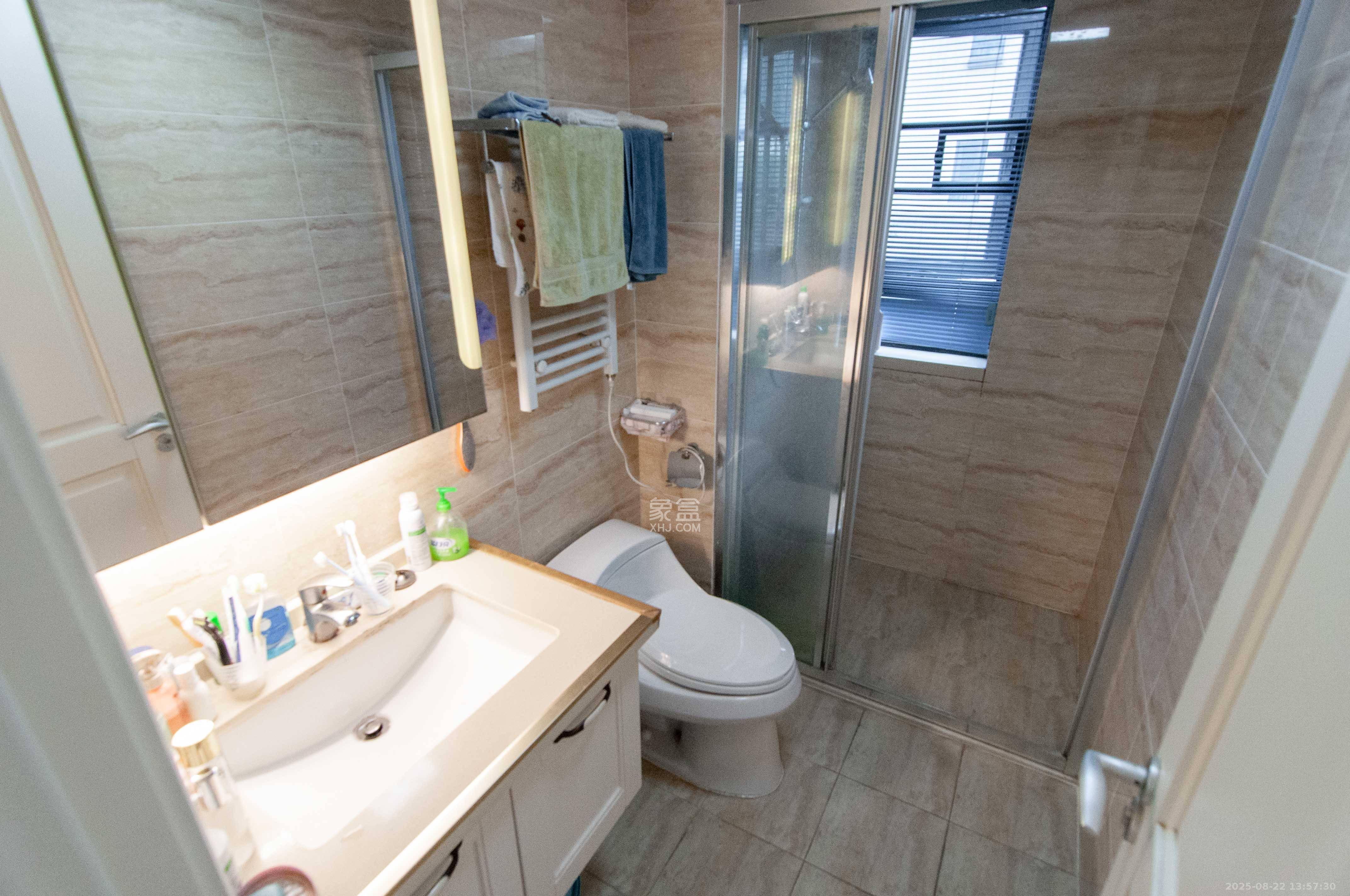 万科里梅溪郡  5室2厅2卫    328.0万 万科里梅溪郡  5室2厅2卫    328.0万卫生间