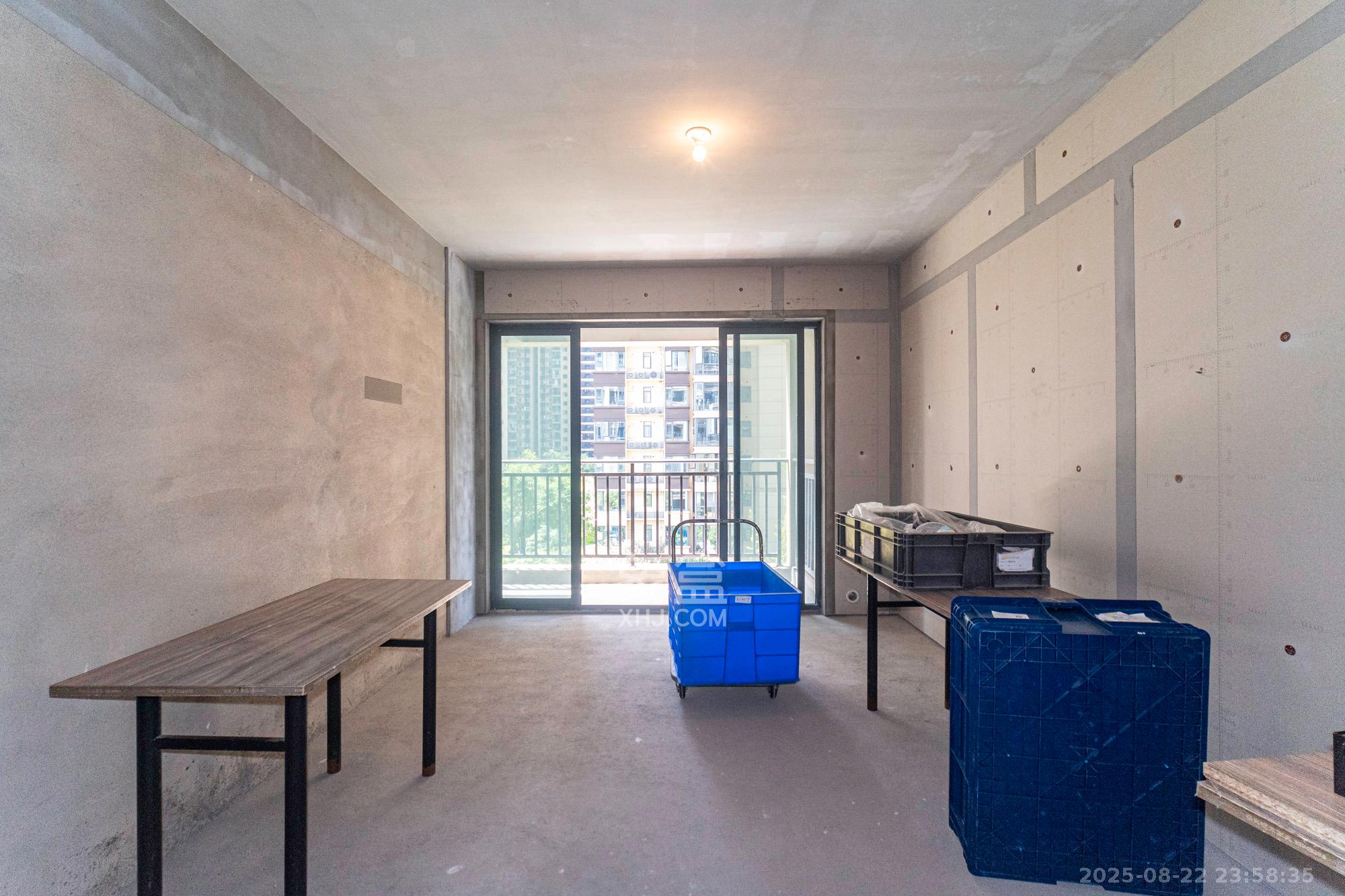 日盛湖湘花苑  3室2厅1卫    67.0万 日盛湖湘花苑  3室2厅1卫    67.0万客厅