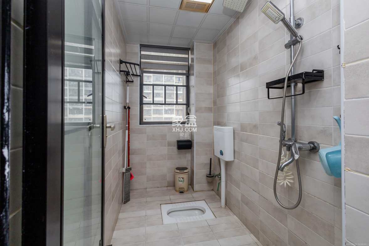 中国铁建国际城二期 4室2厅2卫 86.8万 中国铁建国际城二期 4室2厅2卫 86.8万卫生间