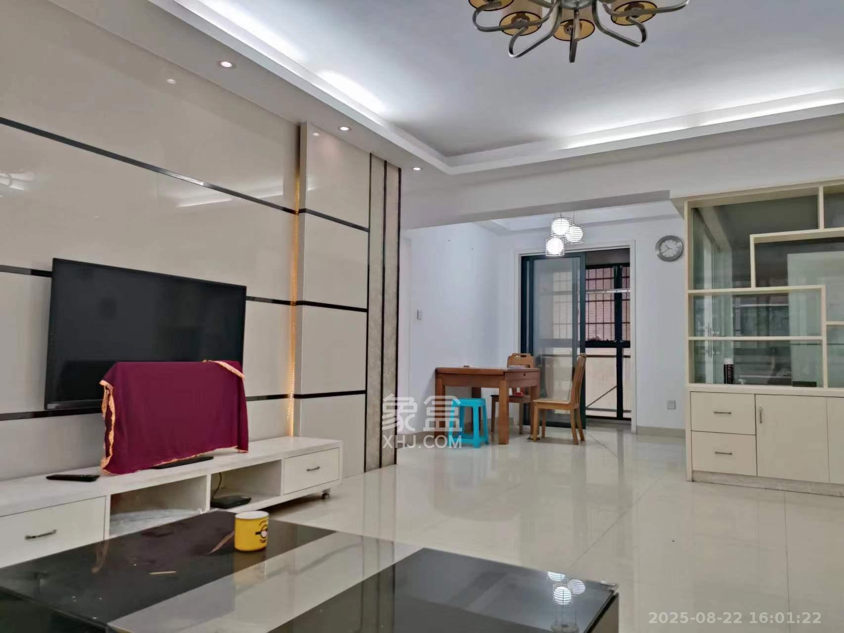 凯轩云顶 4室2厅1卫 3500.0元/月 凯轩云顶 4室2厅1卫 3500.0元/月室内图