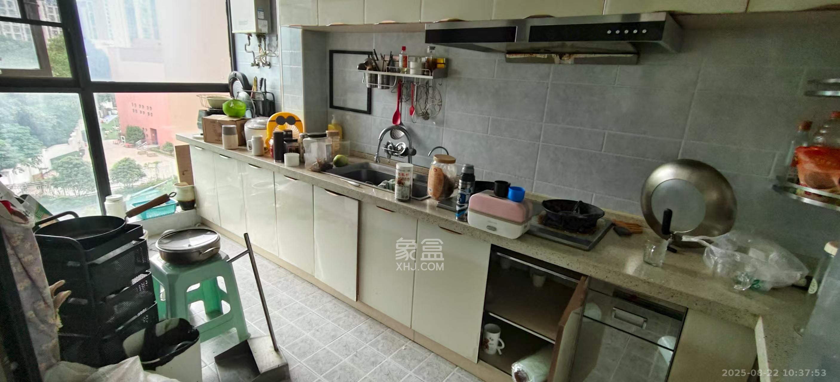 怡海星城 3室2厅2卫 2200.0元/月 怡海星城 3室2厅2卫 2200.0元/月室内图