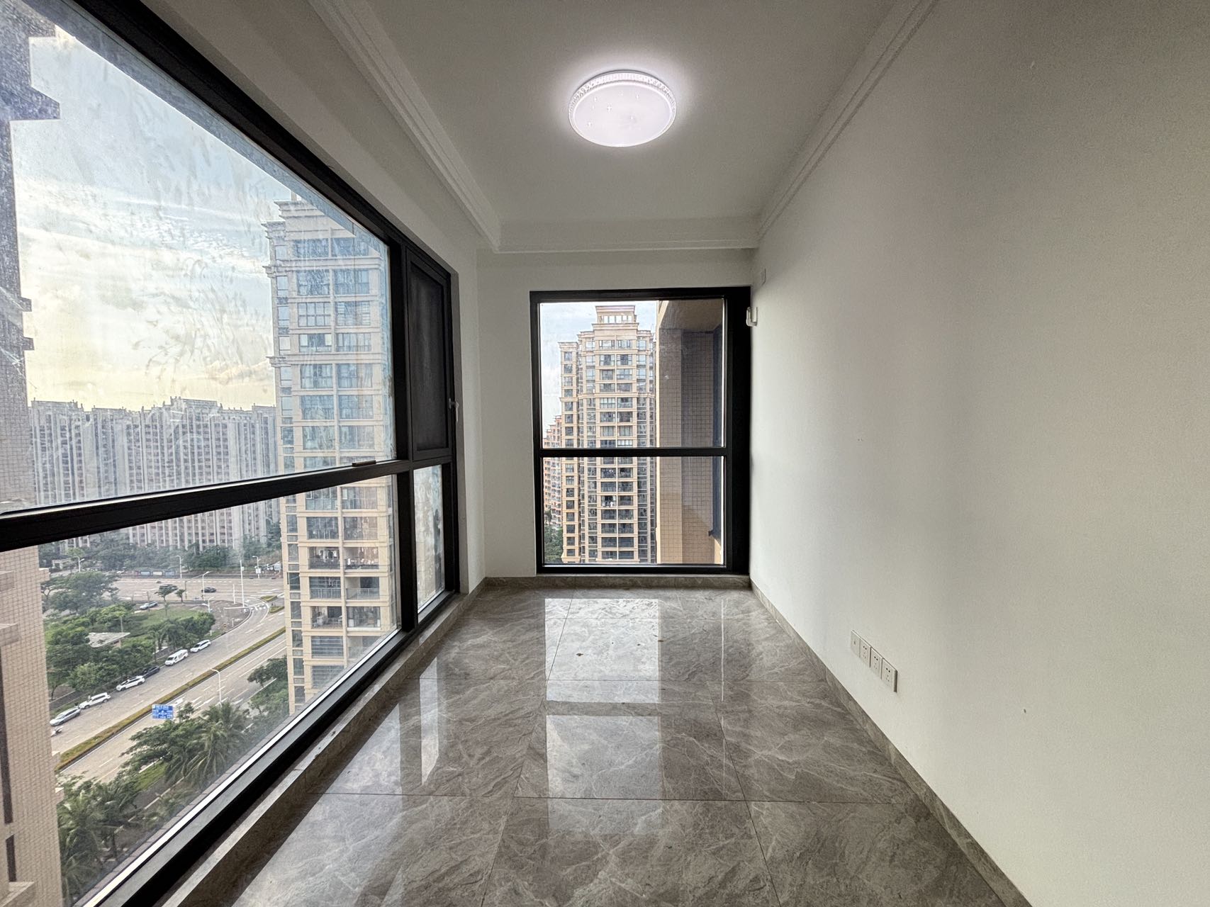 华府蓝湾 4室2厅2卫 230.0万 华府蓝湾 4室2厅2卫 230.0万室内图