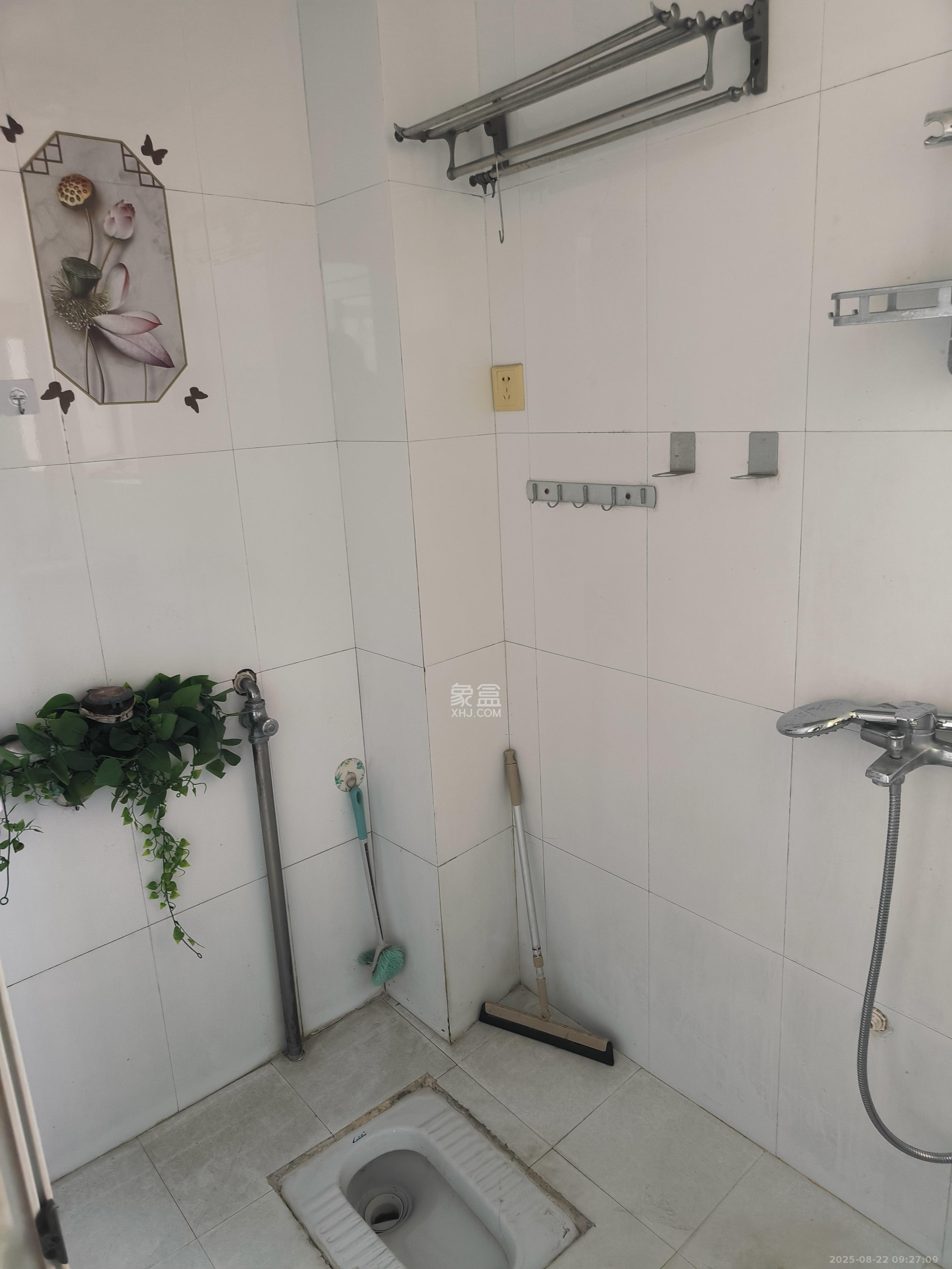 向阳湖安置小区 2室1厅1卫 2900.0元/月 向阳湖安置小区 2室1厅1卫 2900.0元/月室内图