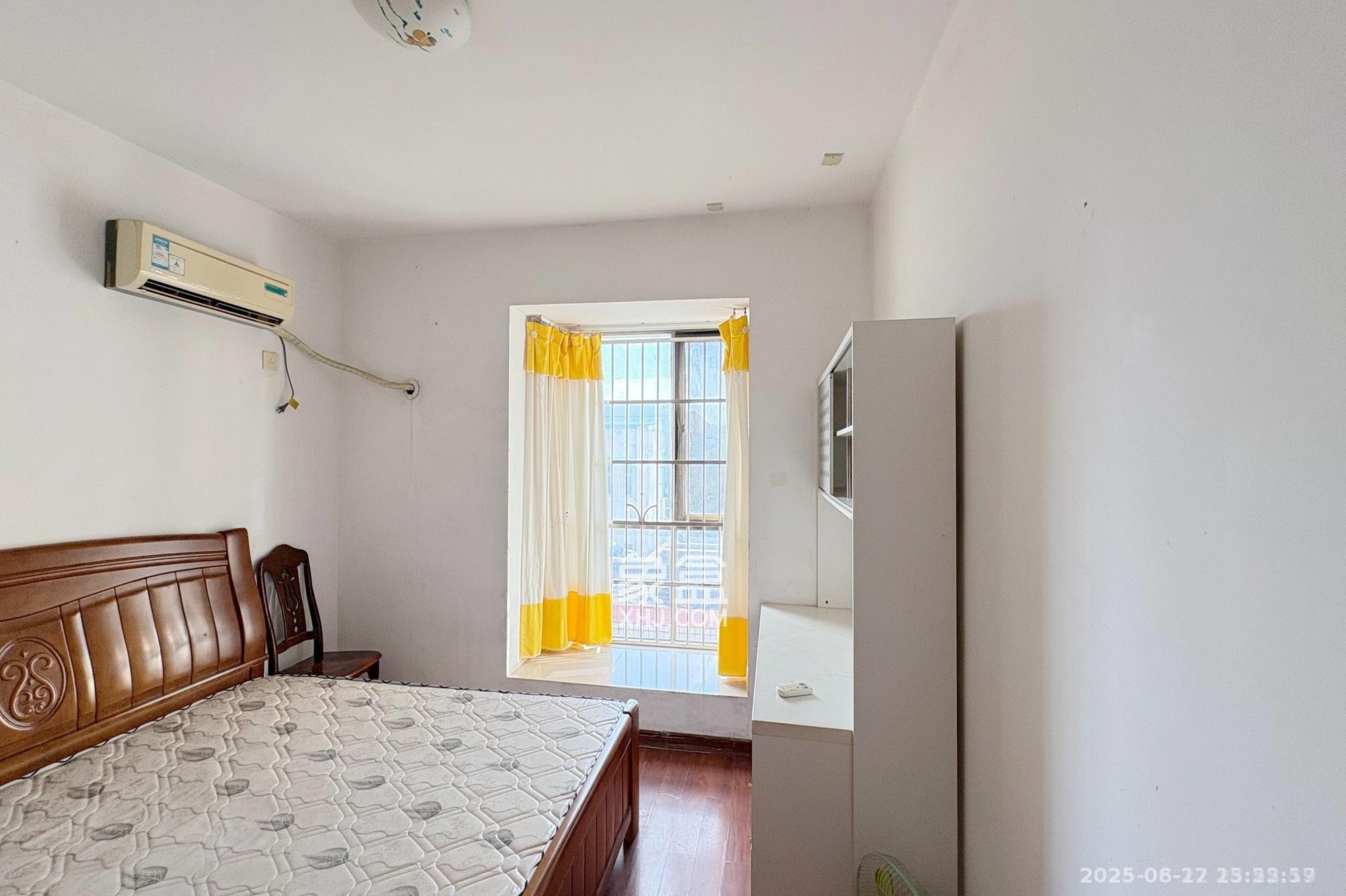 佳天雅苑 3室2厅2卫 2000.0元/月 佳天雅苑 3室2厅2卫 2000.0元/月室内图