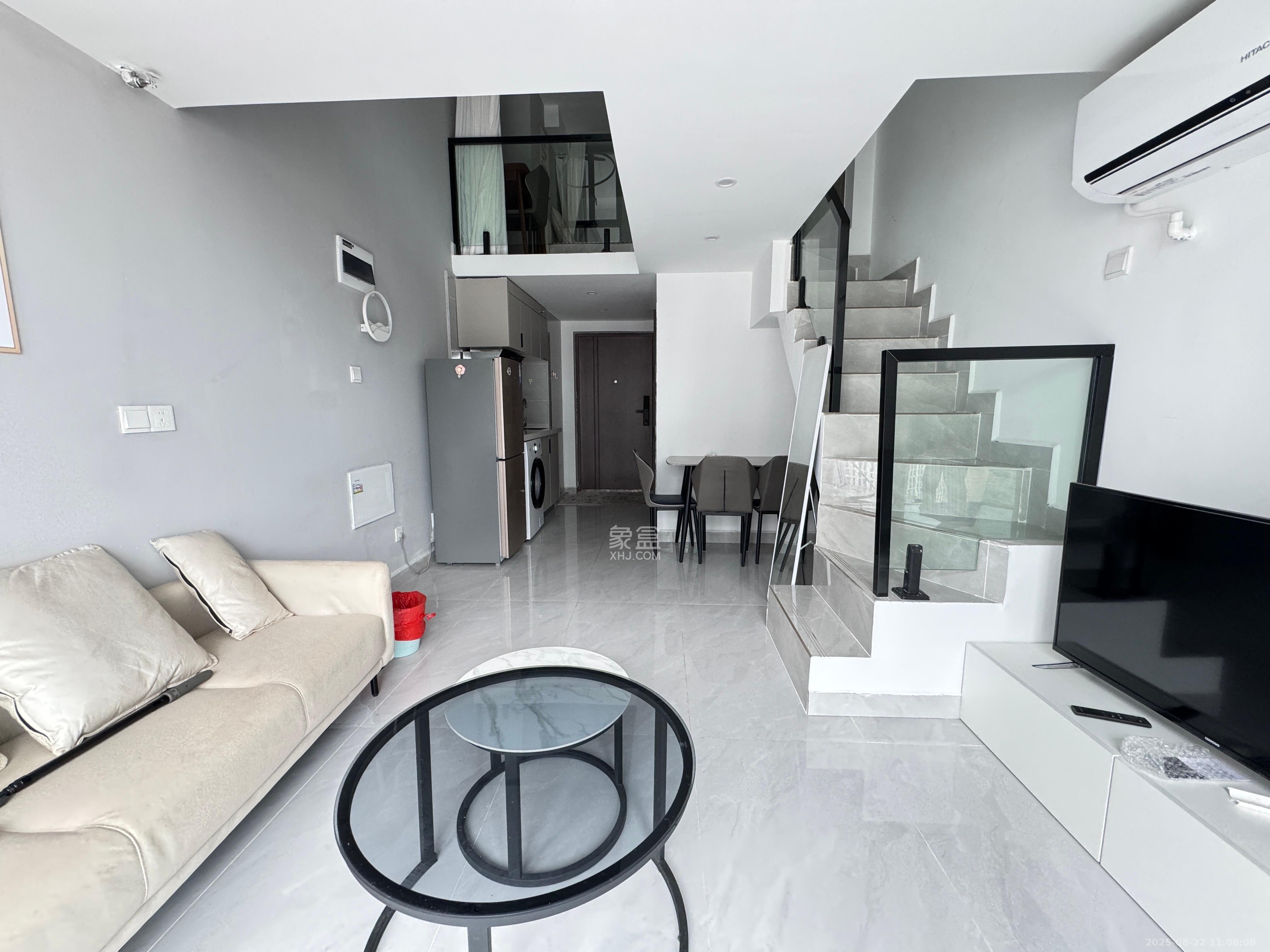 卓越中寰 2室1厅1卫 2500.0元/月 卓越中寰 2室1厅1卫 2500.0元/月室内图