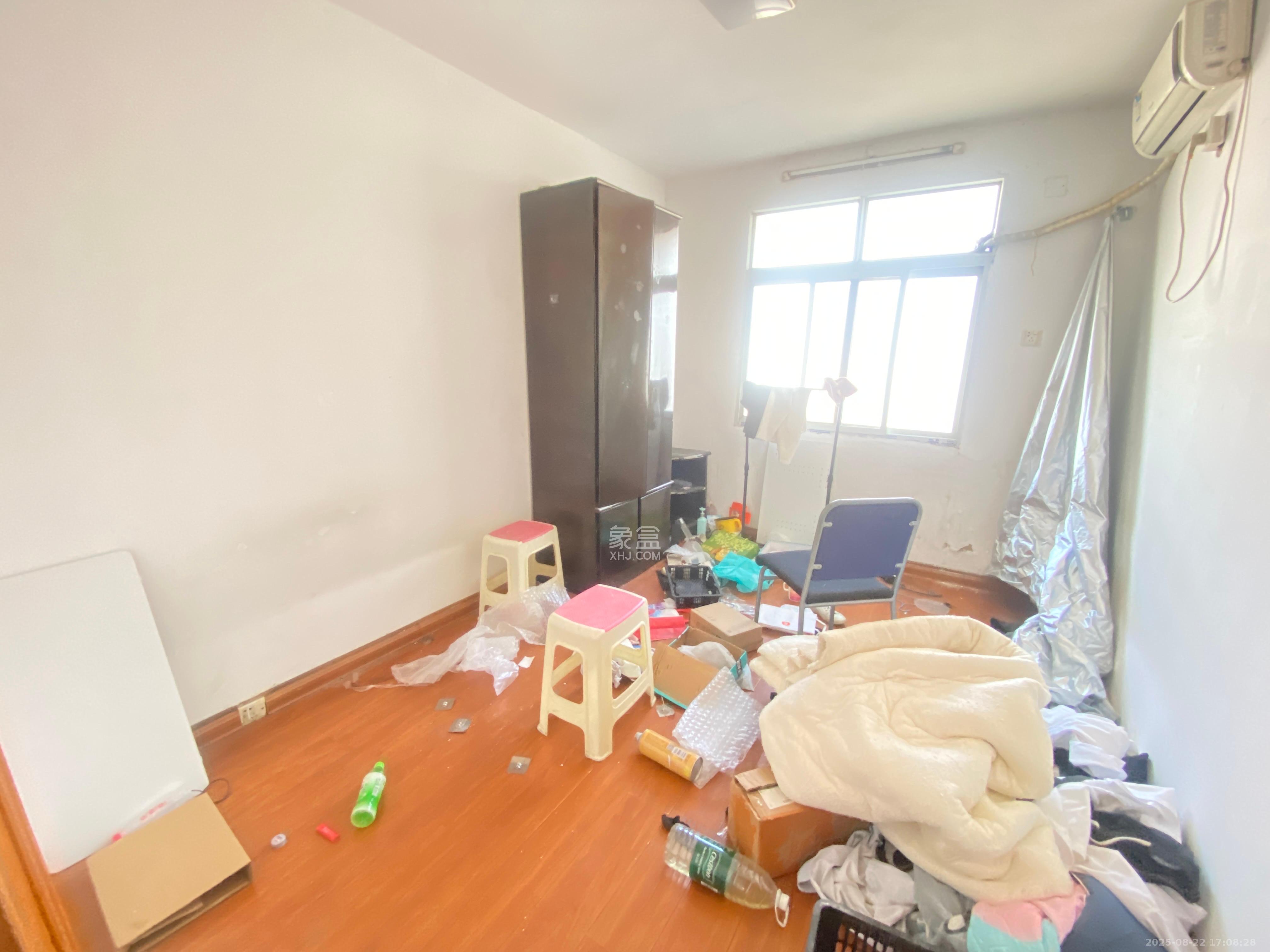 天心游路散盘  1室1厅1卫   2300.00元/月室内图