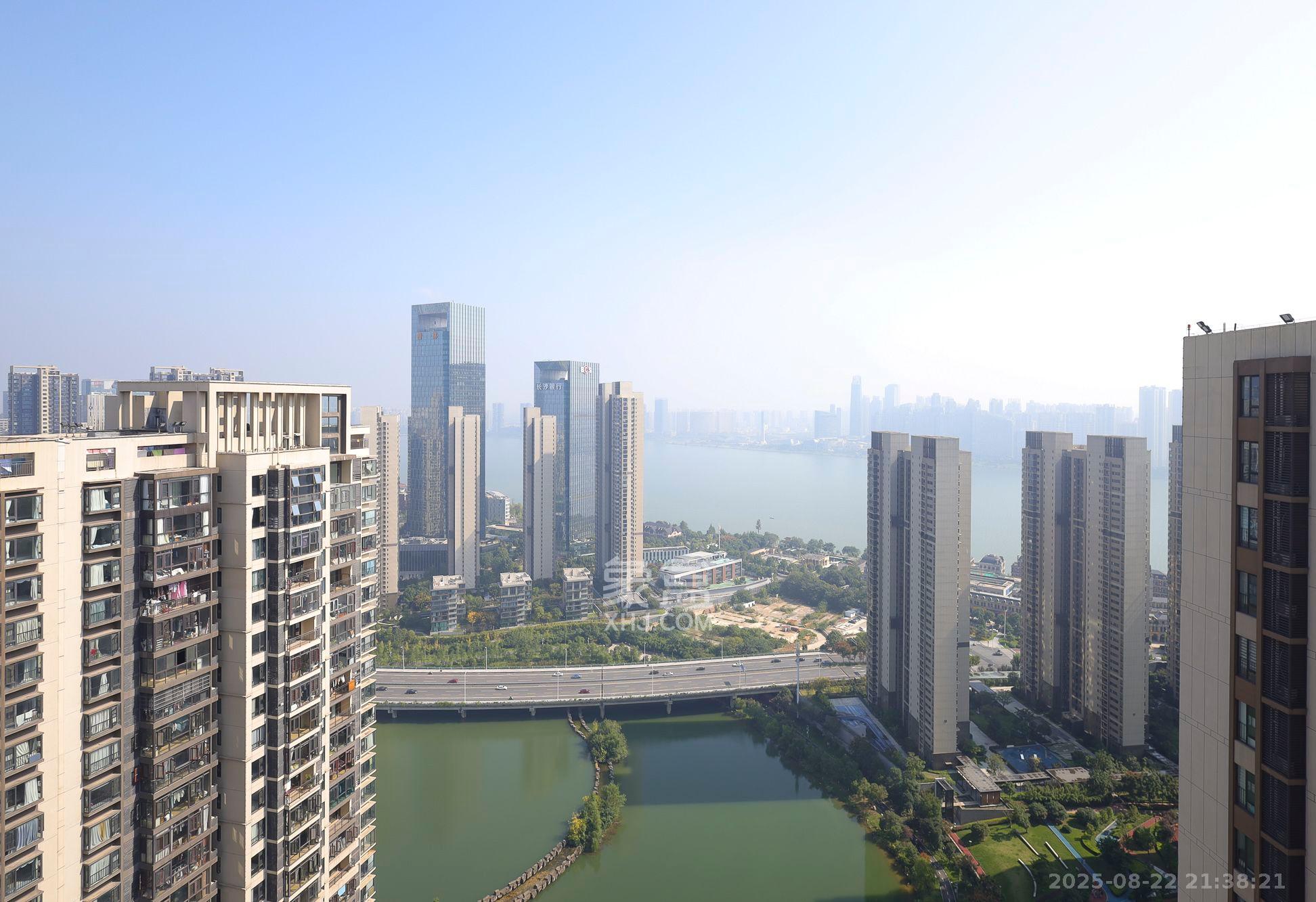 万科里金域国际  4室2厅2卫   3000.00元/月
