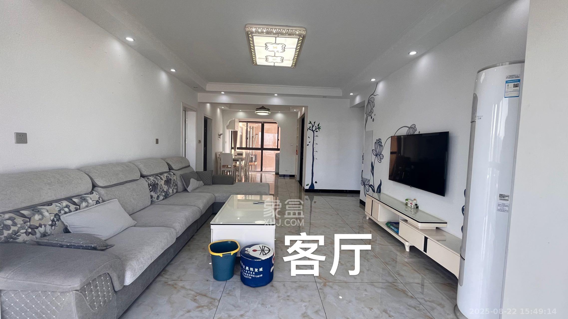 三景华御  3室2厅2卫   2100.00元/月
