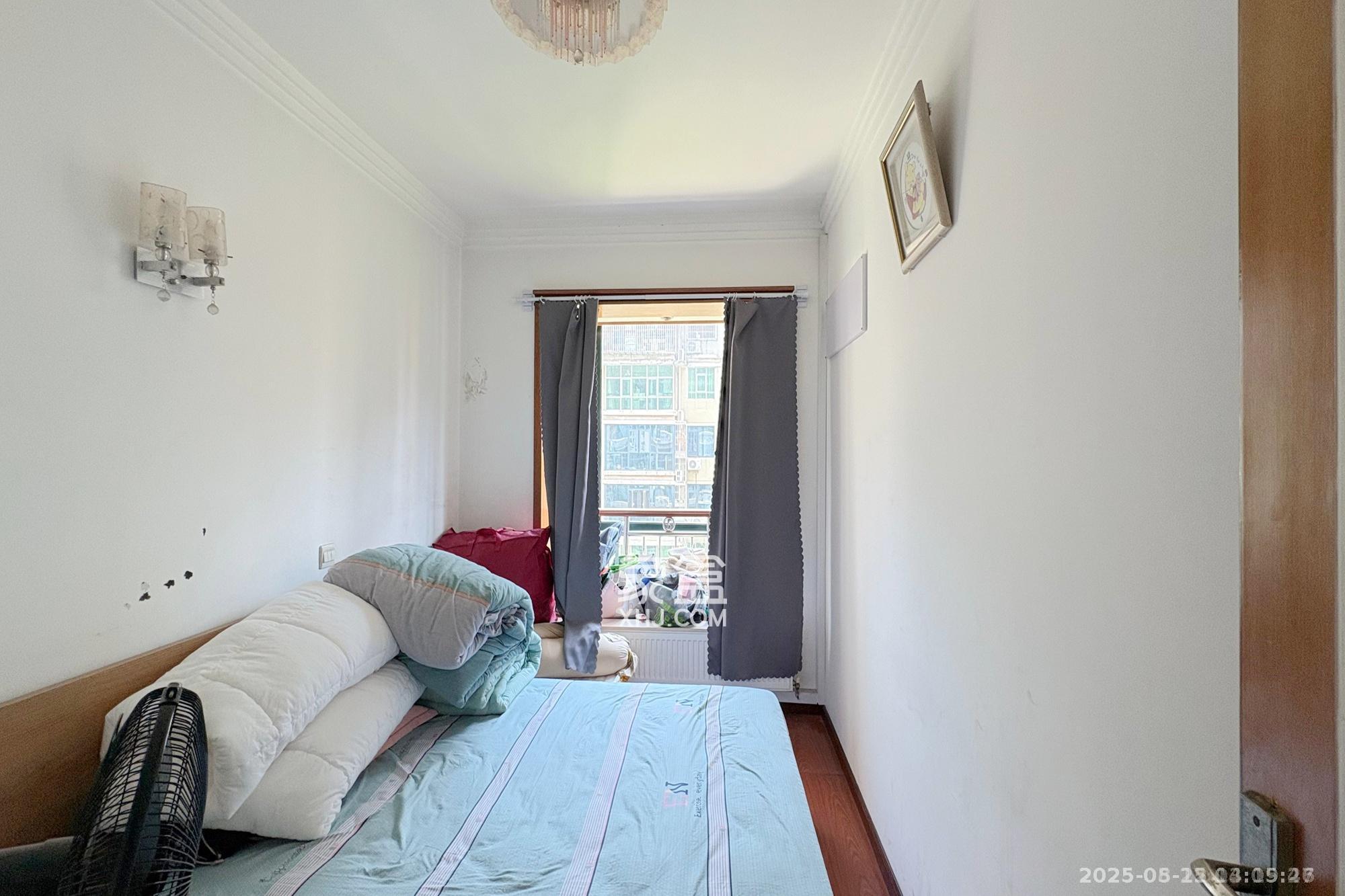 王府花园  3室2厅1卫    3200.0元/月 王府花园  3室2厅1卫    3200.0元/月室内图