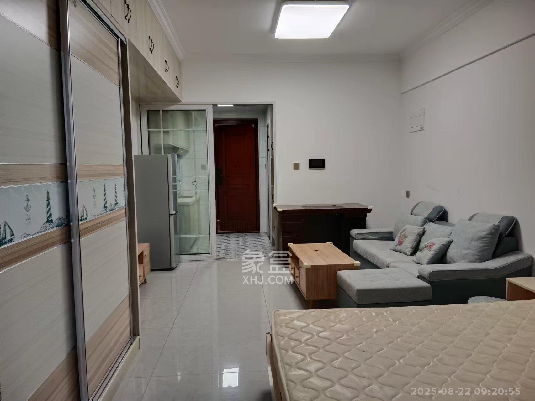 绿城高尔夫小镇  1室1厅1卫    1400.0元/月室内图