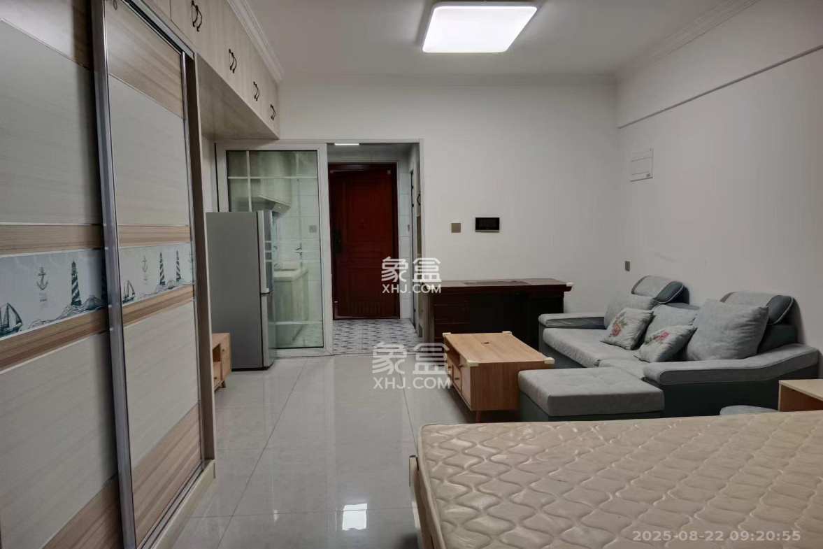 绿城高尔夫小镇 1室1厅1卫 1400.0元/月 绿城高尔夫小镇 1室1厅1卫 1400.0元/月室内图