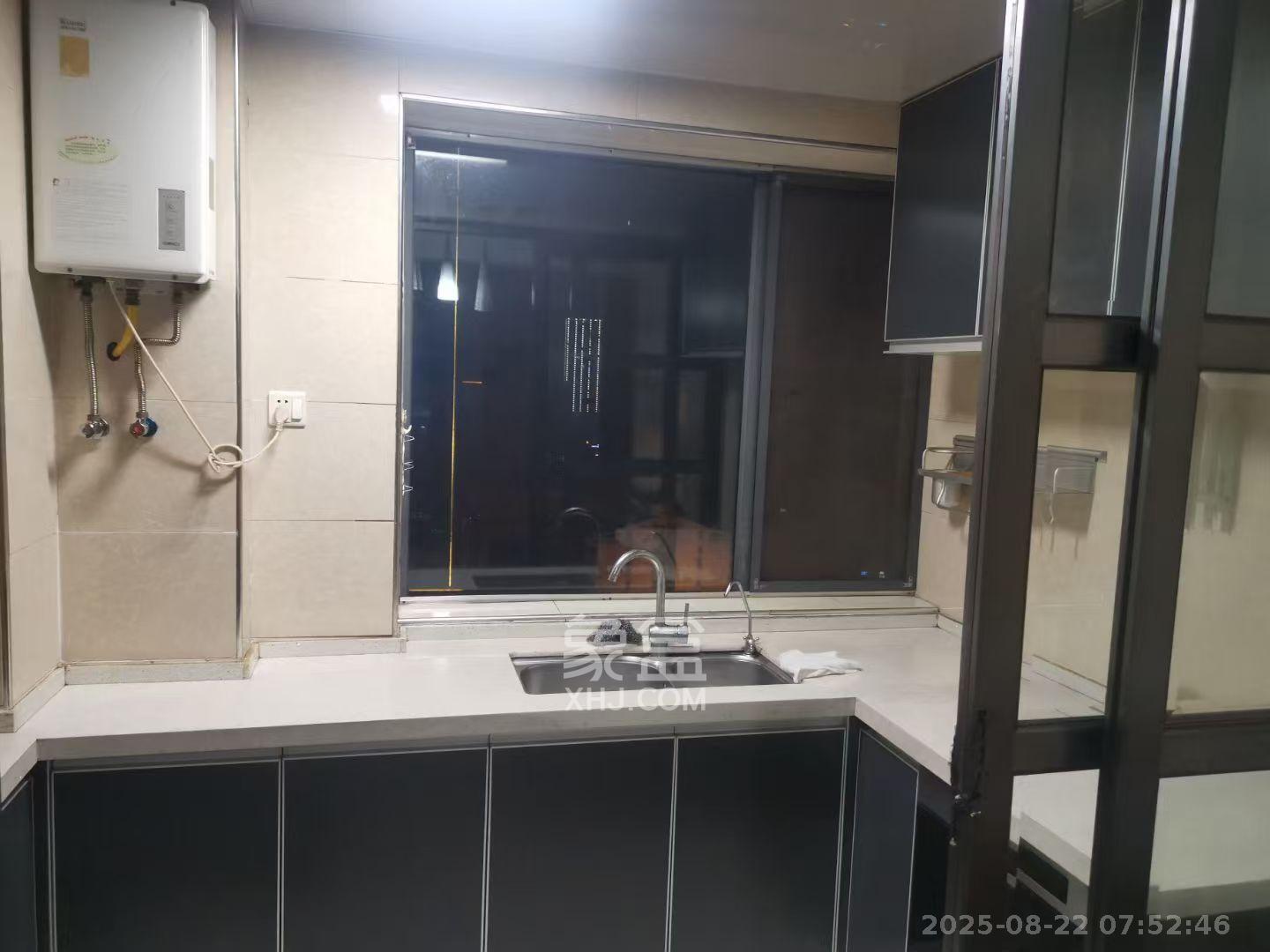 名富公寓  1室2厅1卫    2500.0元/月室内图