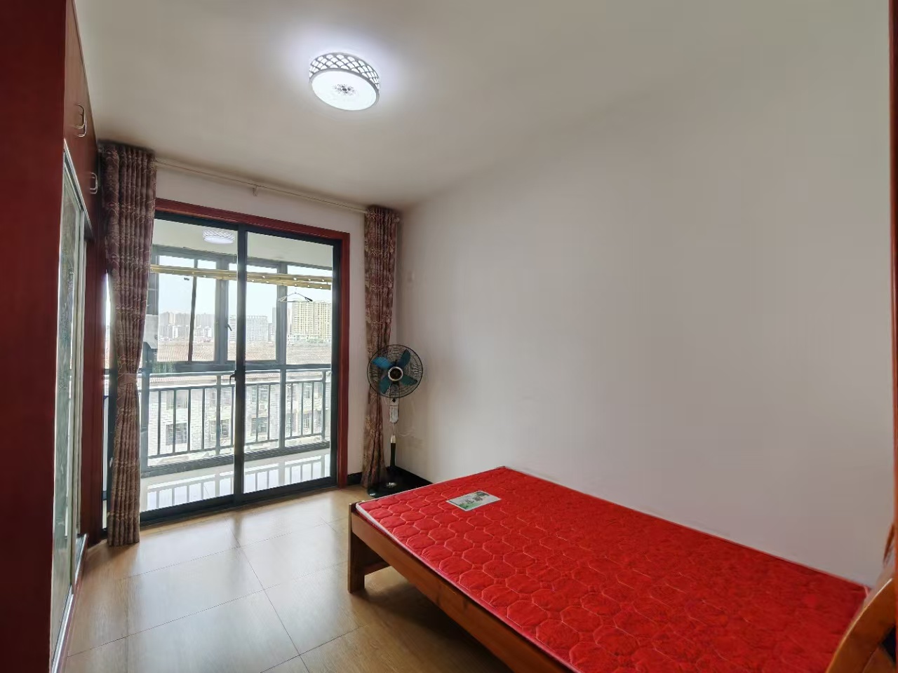 太一御江城  3室2厅2卫    1800.0元/月室内图