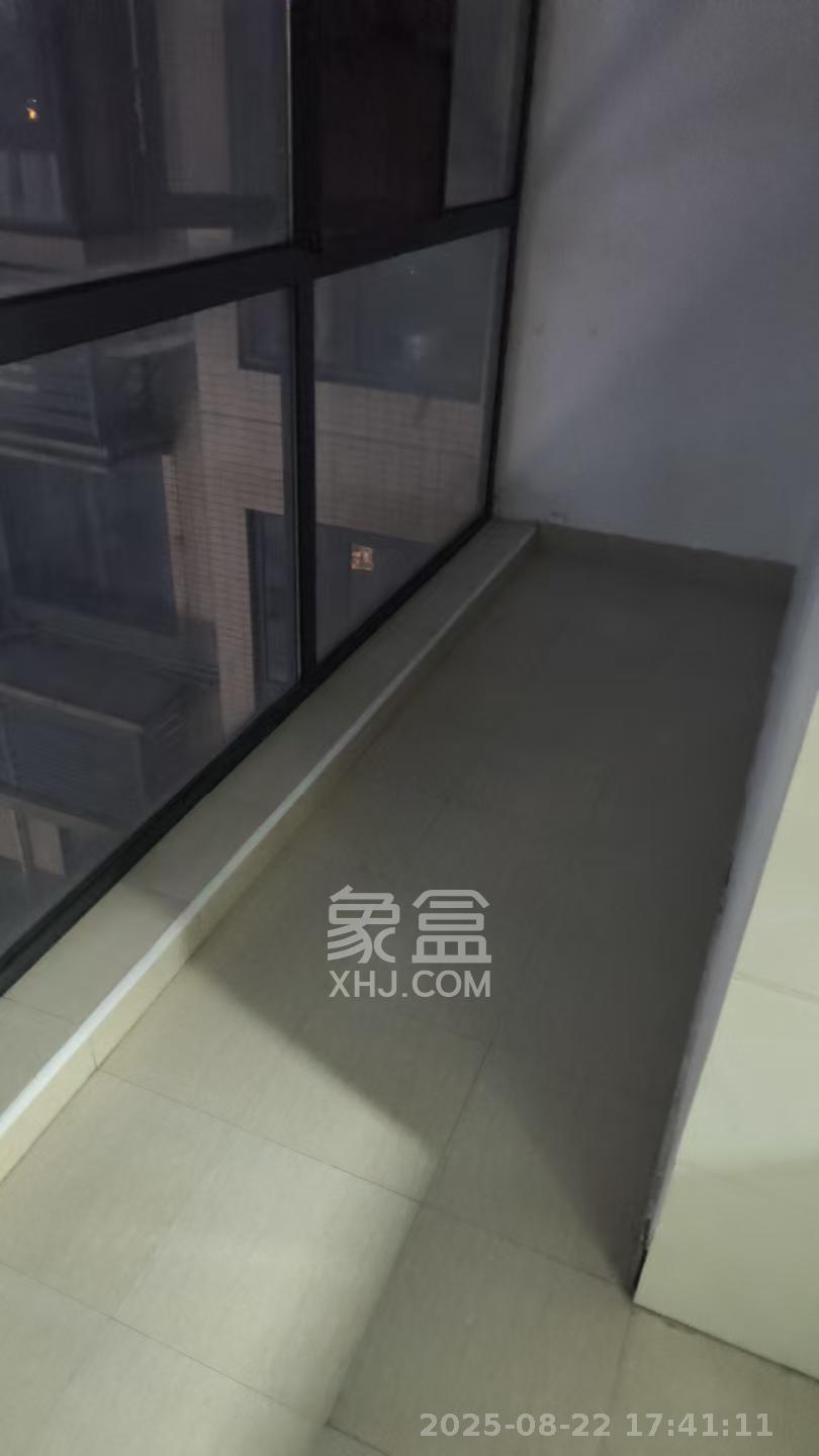 中南国际眼镜城(中伟商业中心)  3室2厅1卫    1800.0元/月 中南国际眼镜城(中伟商业中心)  3室2厅1卫    1800.0元/月室内图