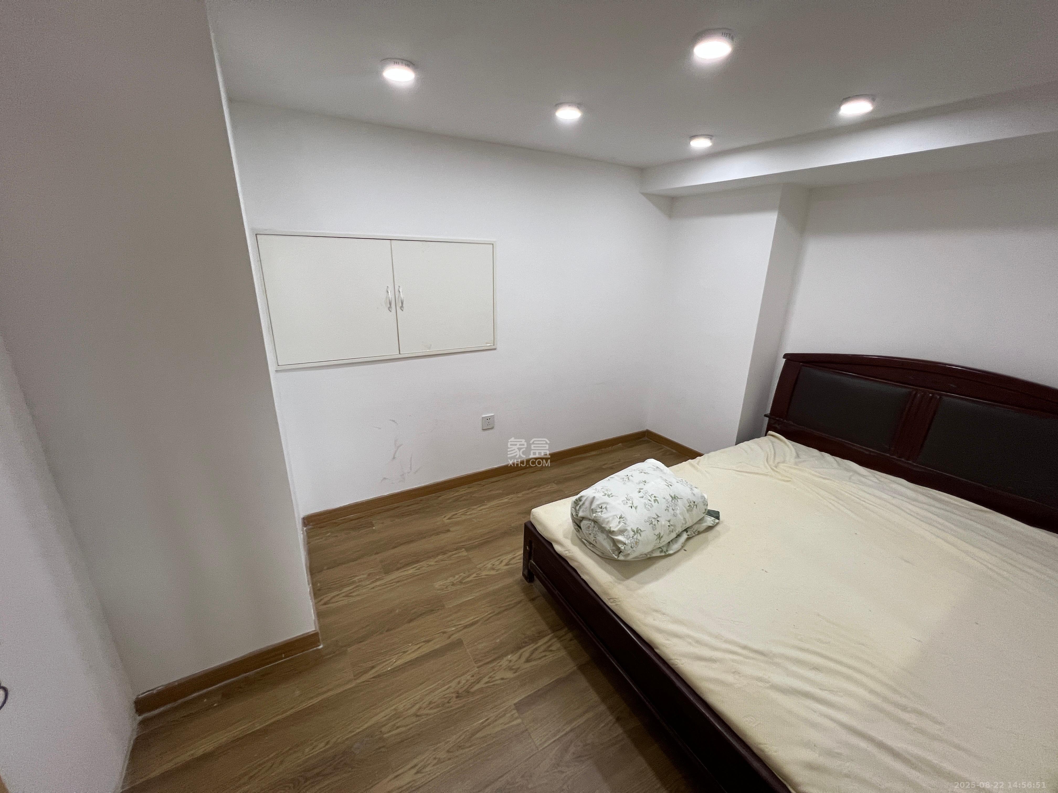 明昇壹城（明昇时代广场）三期  2室1厅1卫    1800.0元/月室内图