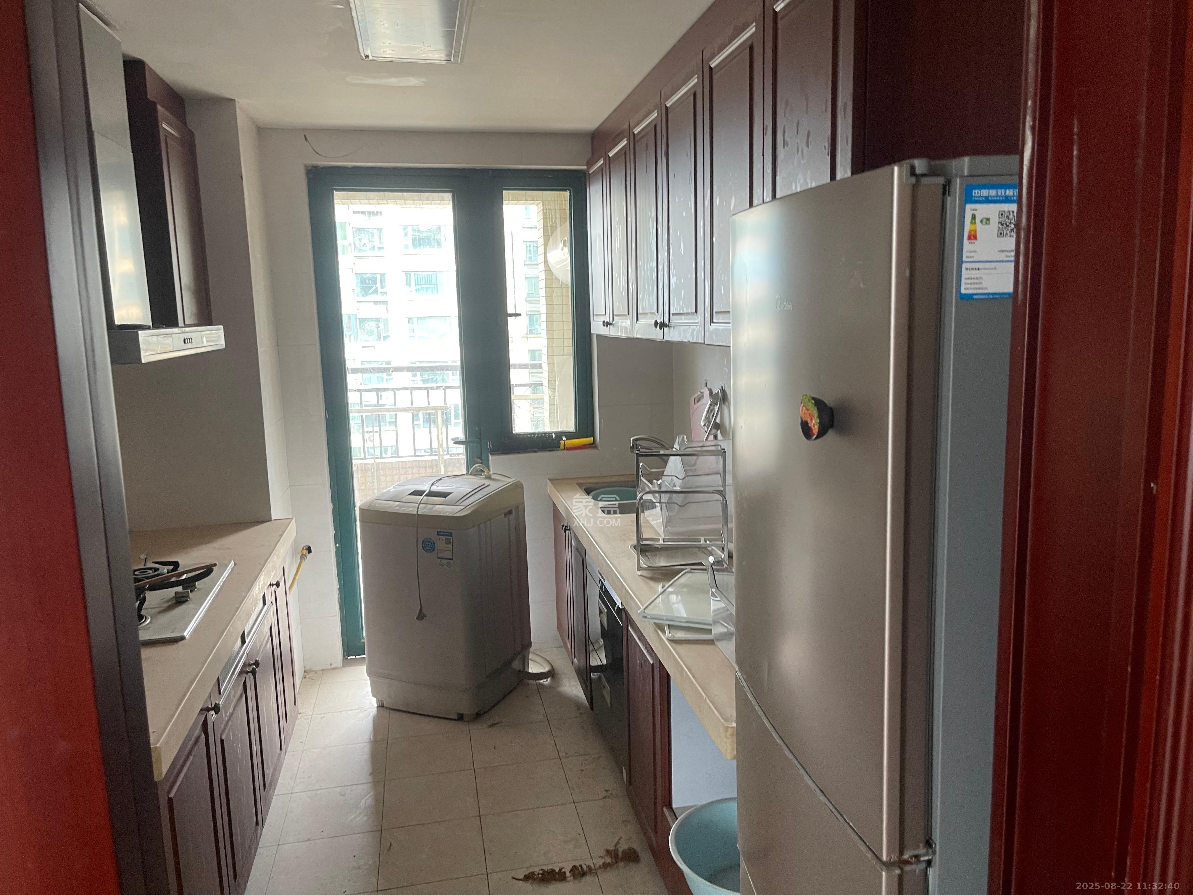 恒大绿洲 3室2厅1卫 2500.0元/月 恒大绿洲 3室2厅1卫 2500.0元/月室内图