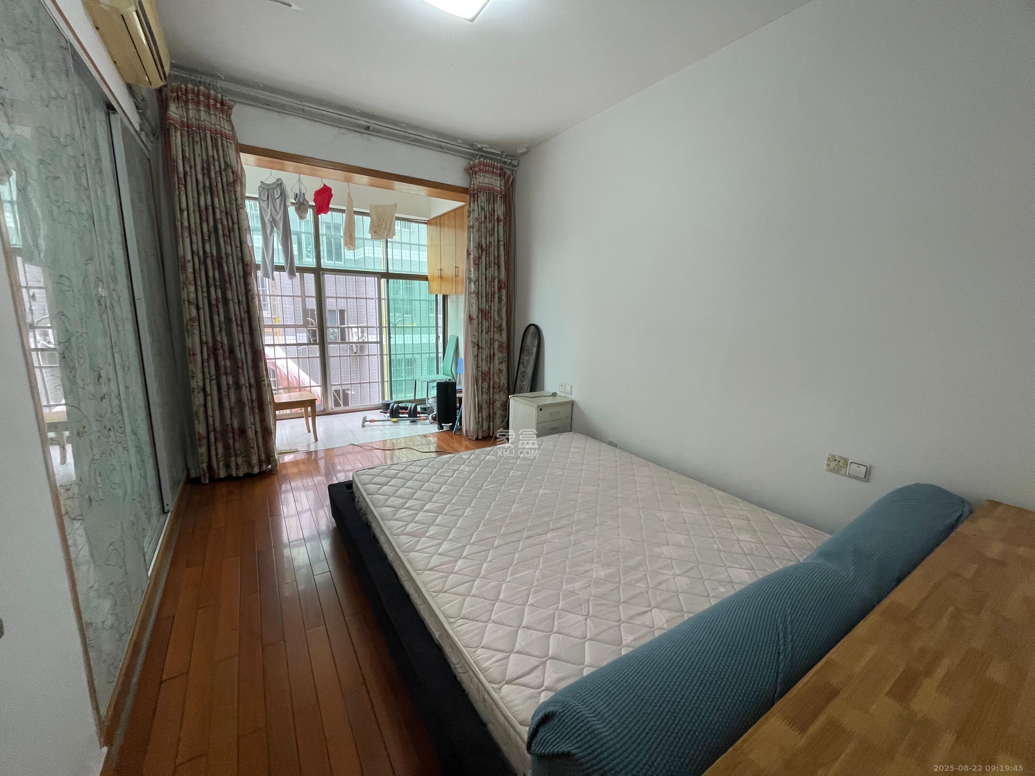 湘绣城 2室2厅1卫 1300.0元/月 湘绣城 2室2厅1卫 1300.0元/月室内图