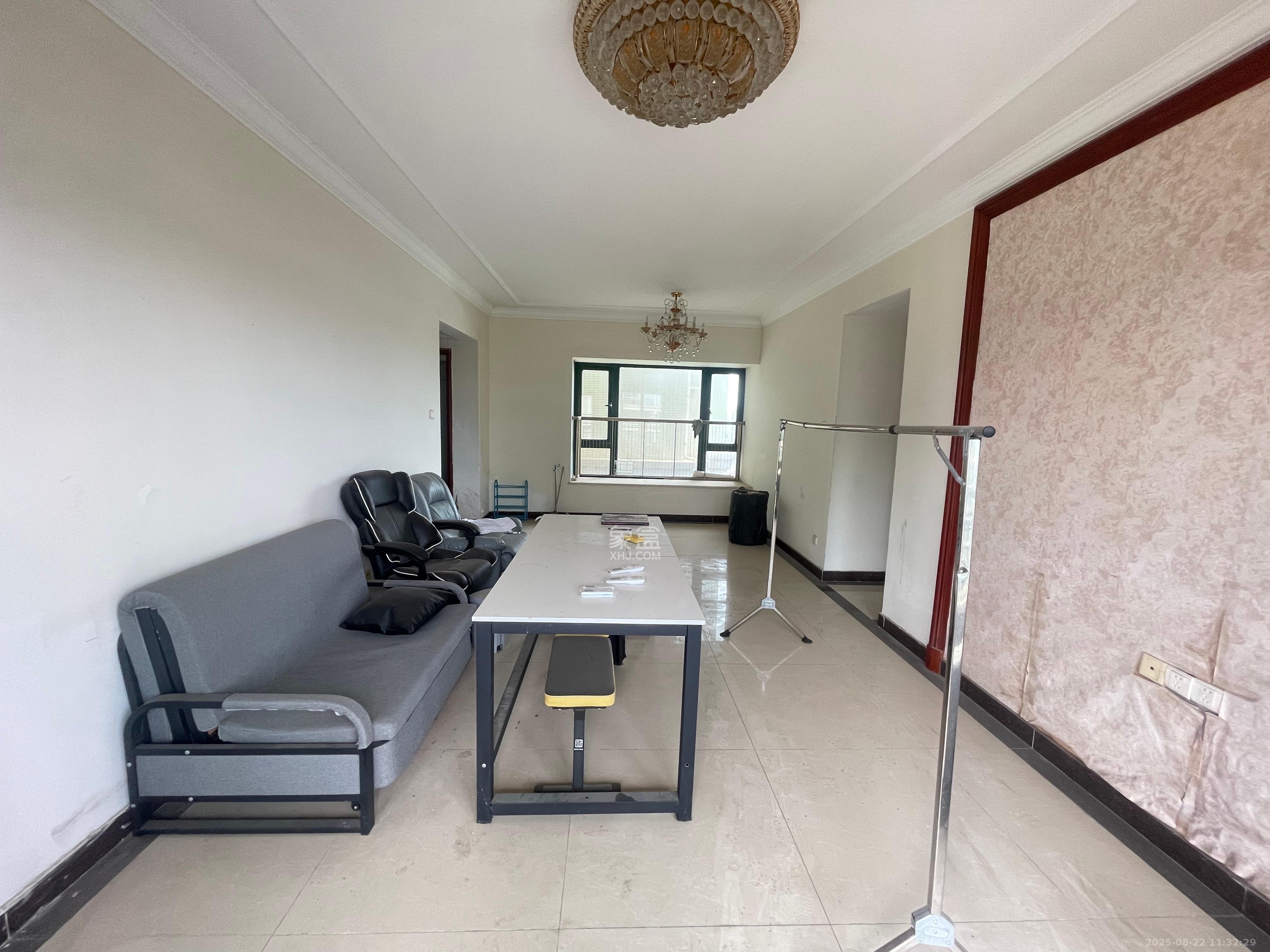 恒大绿洲 3室2厅1卫 2500.0元/月 恒大绿洲 3室2厅1卫 2500.0元/月室内图