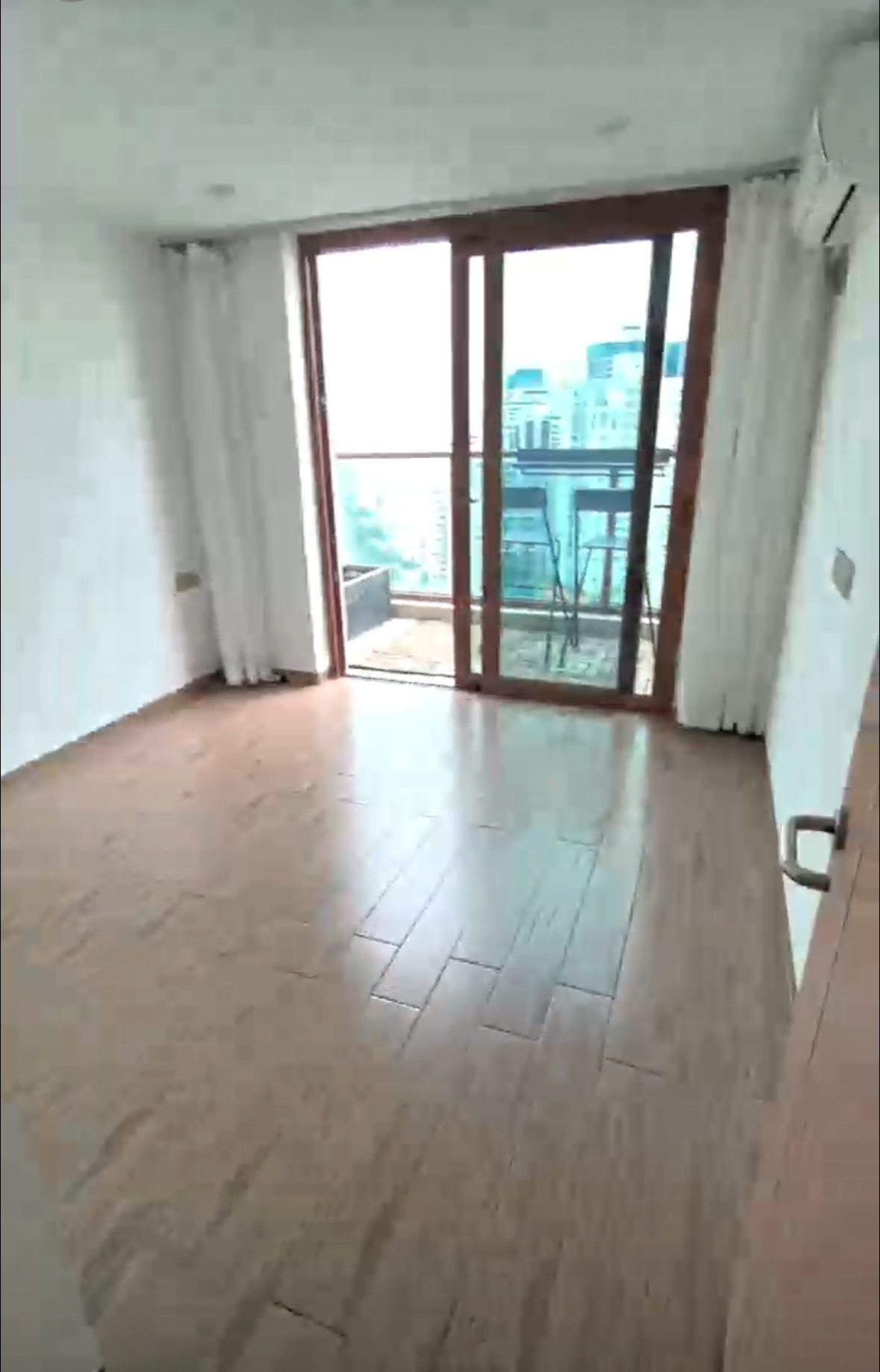 金龙城市广场二期  4室2厅2卫    4500.0元/月 金龙城市广场二期  4室2厅2卫    4500.0元/月室内图