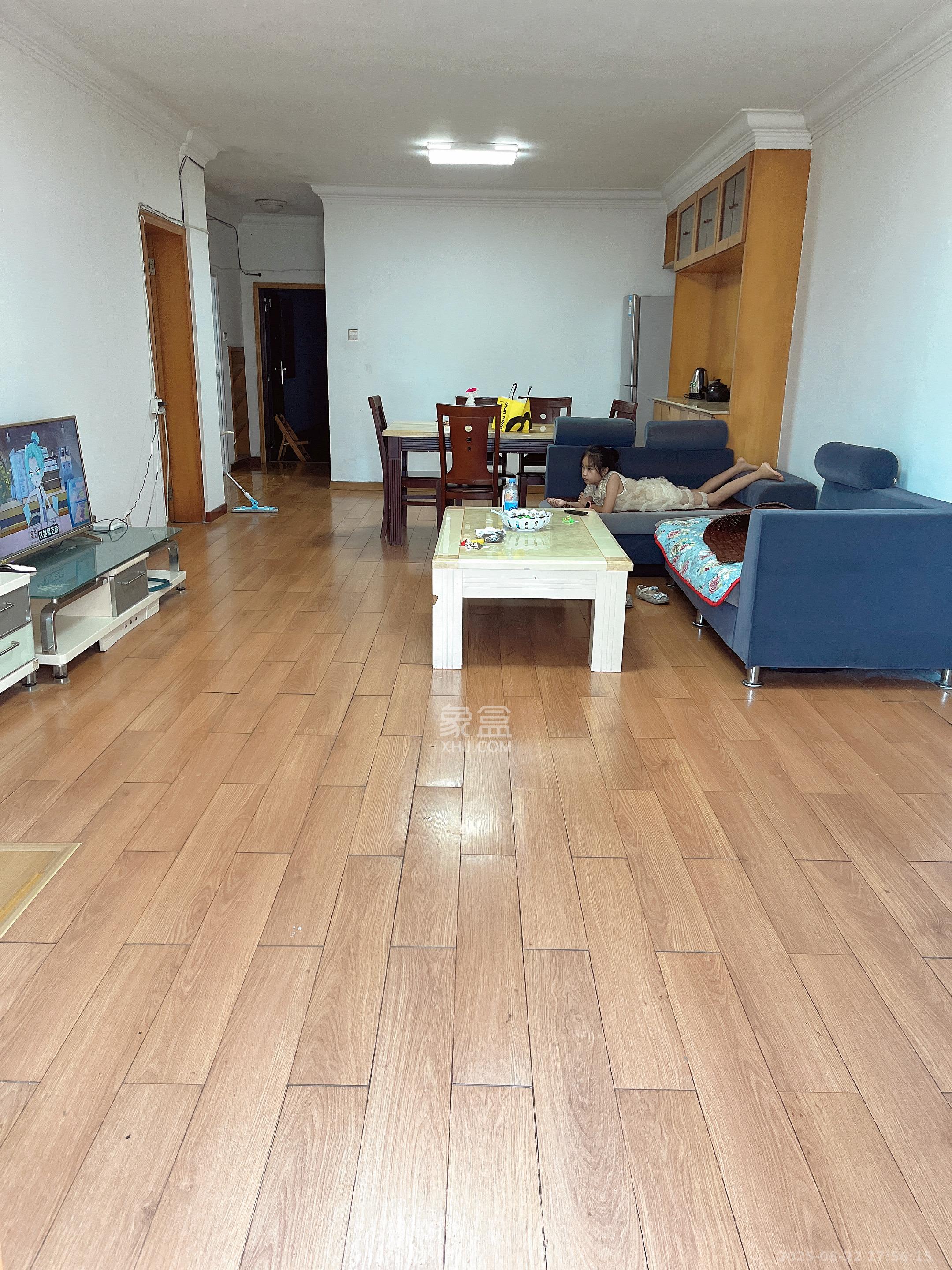 城市花园 3室2厅2卫 2800.0元/月 城市花园 3室2厅2卫 2800.0元/月室内图