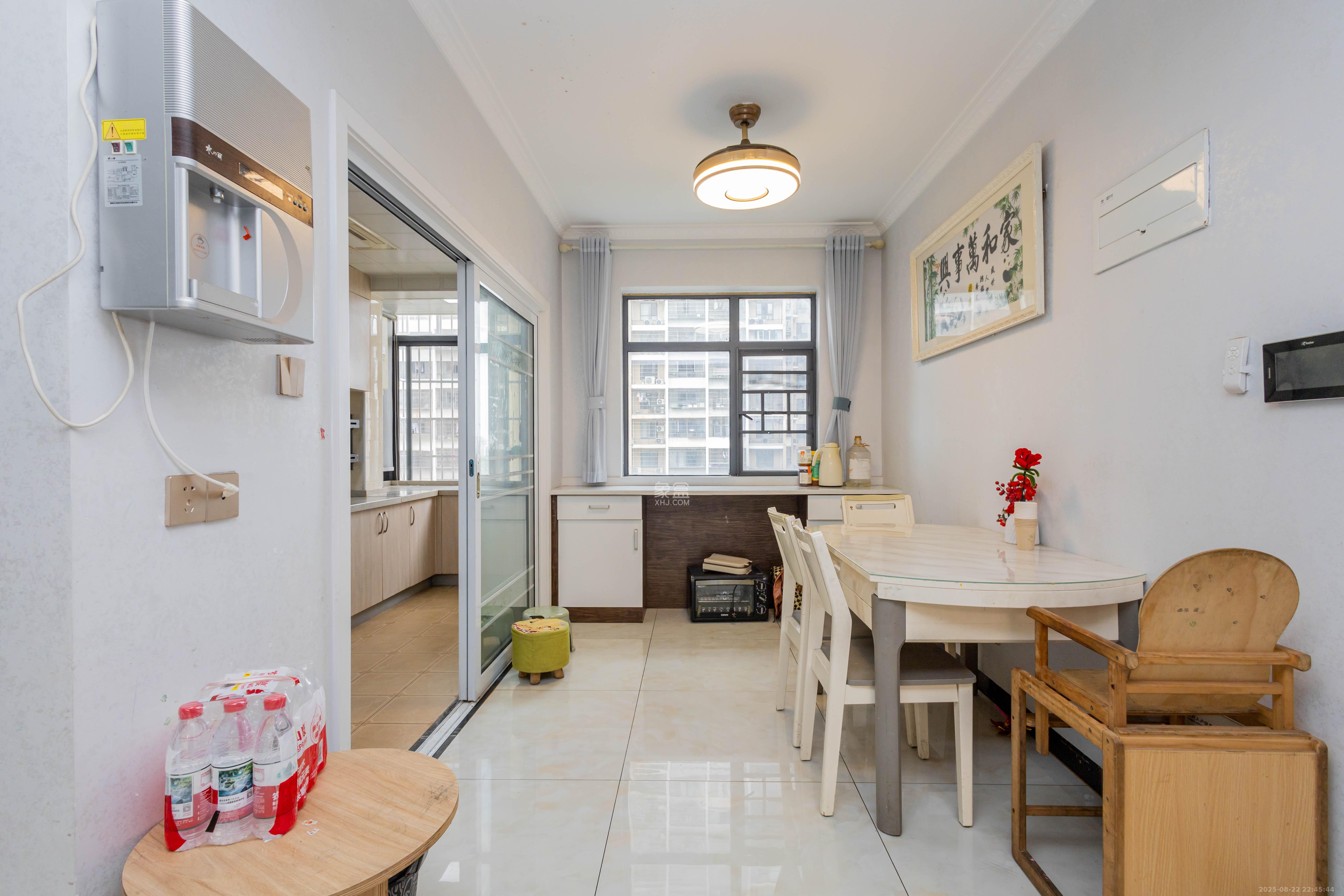 中国铁建国际城二期 4室2厅2卫 86.8万 中国铁建国际城二期 4室2厅2卫 86.8万客厅