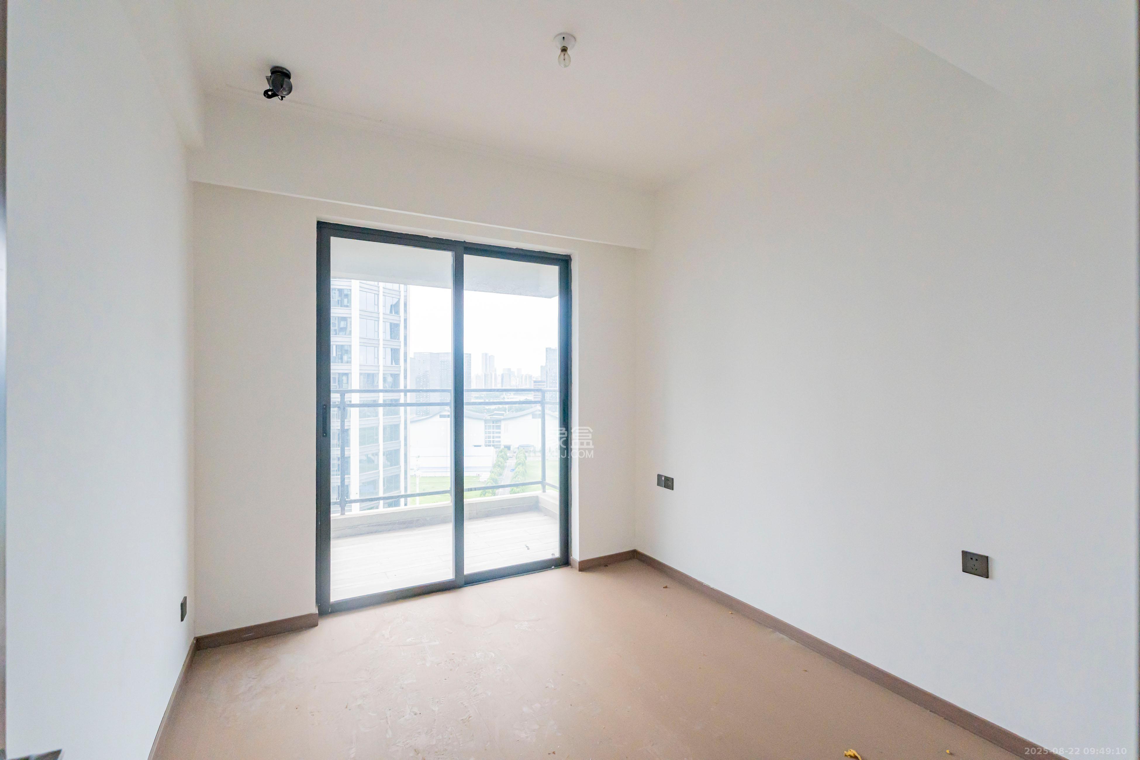 绿地V岛 3室2厅2卫 3800.0元/月 绿地V岛 3室2厅2卫 3800.0元/月室内图