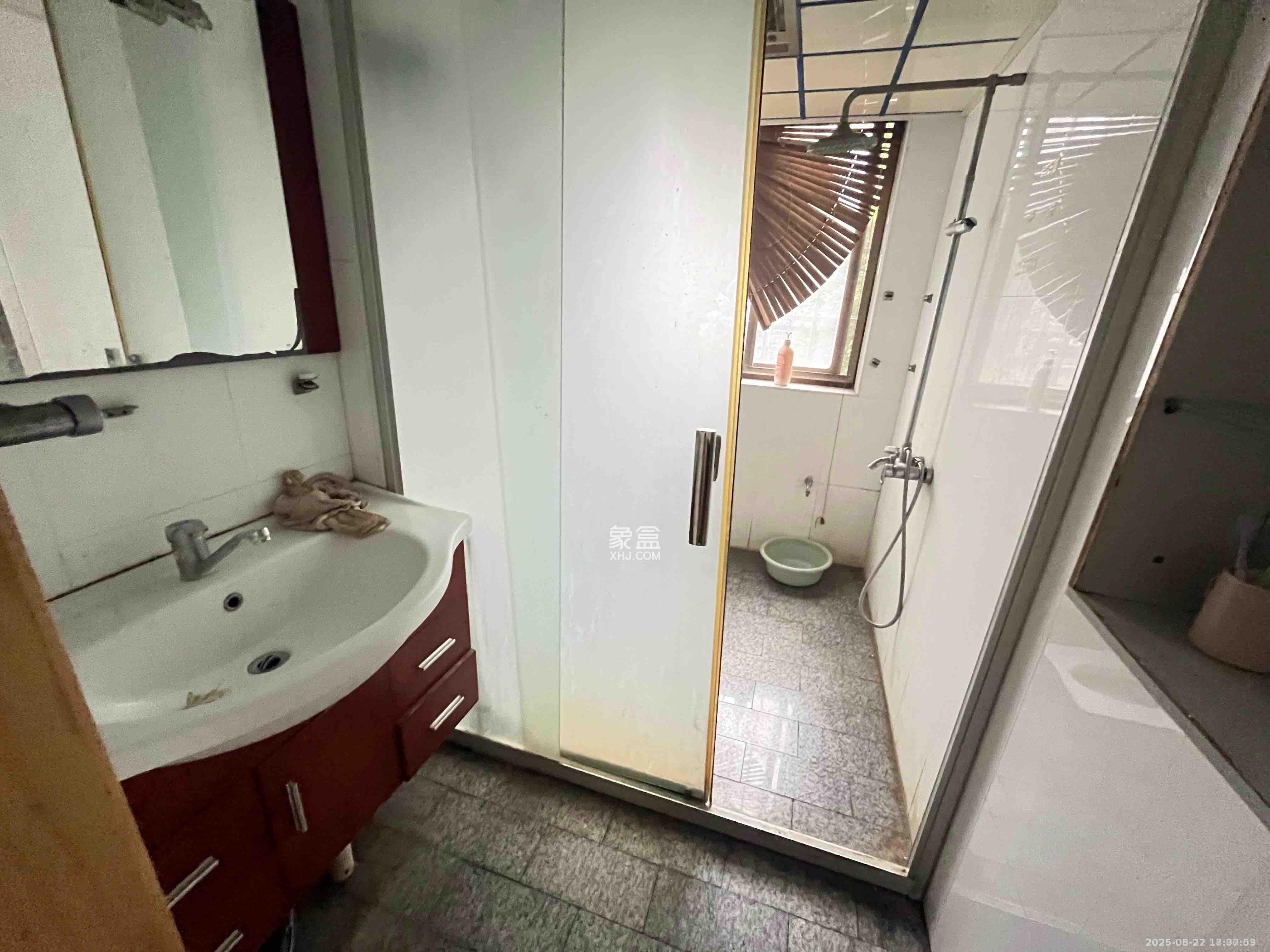 芙蓉蓉苑  3室2厅2卫    2600.0元/月 芙蓉蓉苑  3室2厅2卫    2600.0元/月室内图