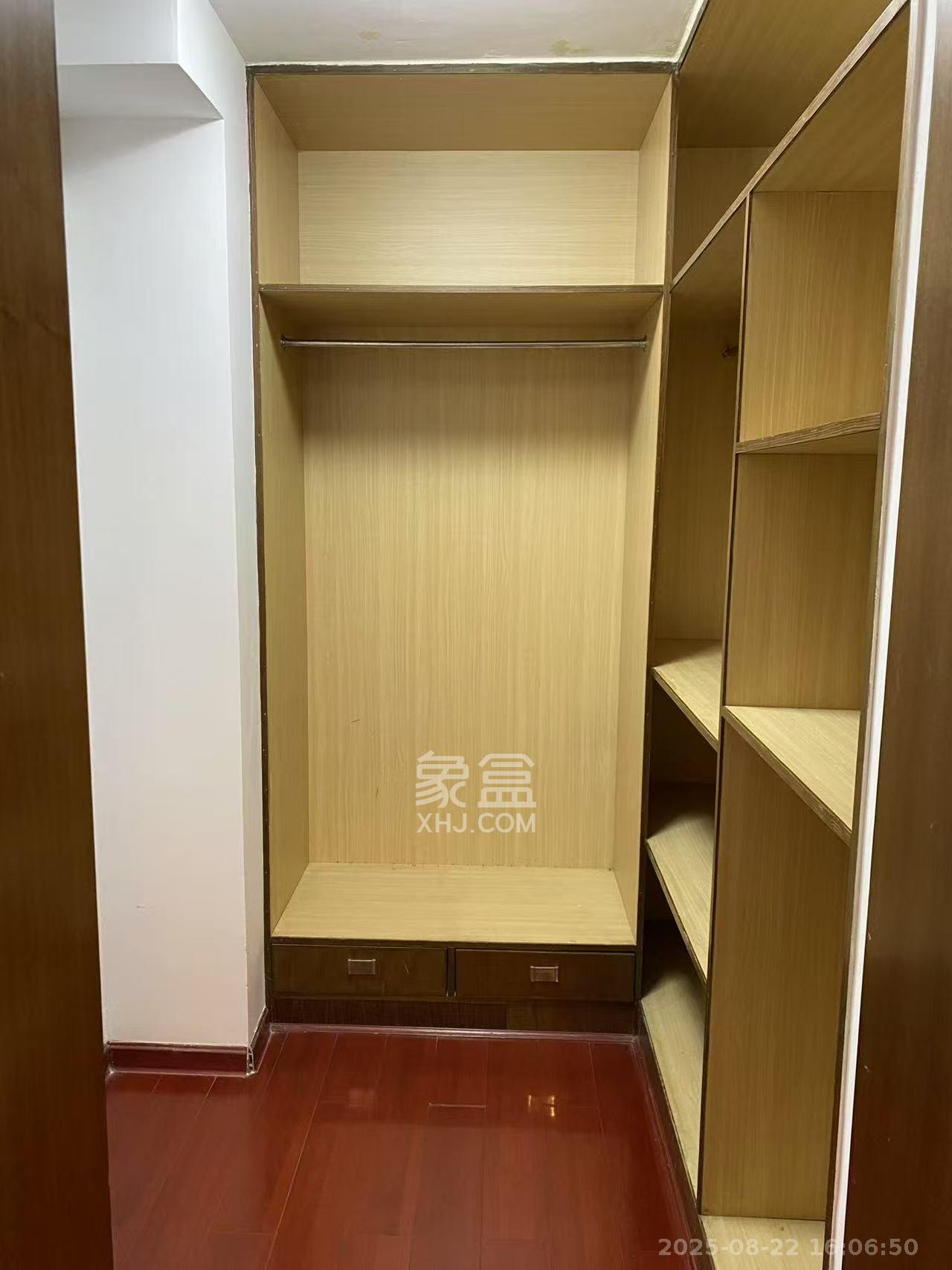 鄱阳小区 3室2厅1卫 1400.0元/月 鄱阳小区 3室2厅1卫 1400.0元/月室内图