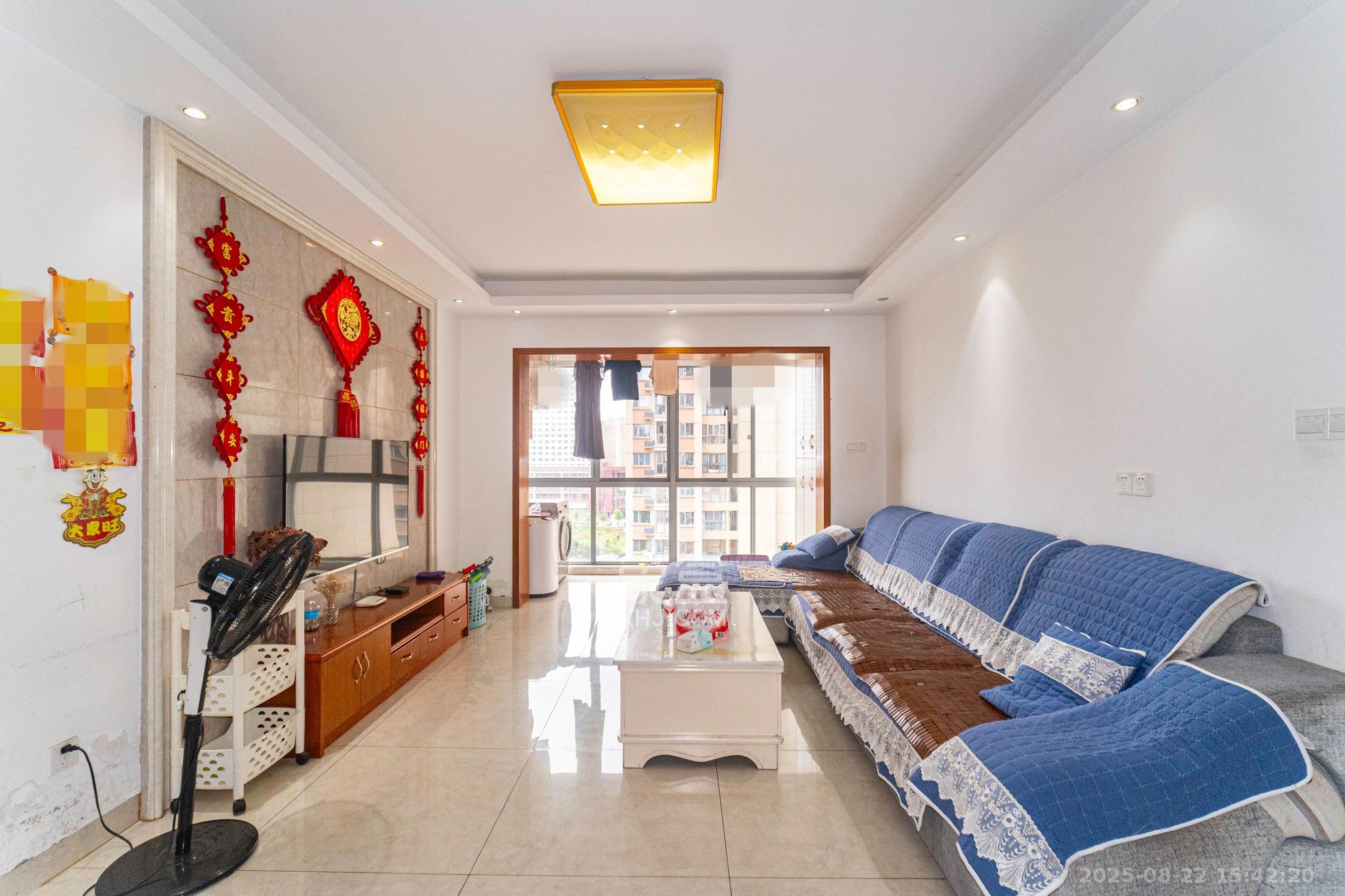 湖湘奥林匹克花园 3室2厅2卫 79.8万 湖湘奥林匹克花园 3室2厅2卫 79.8万客厅