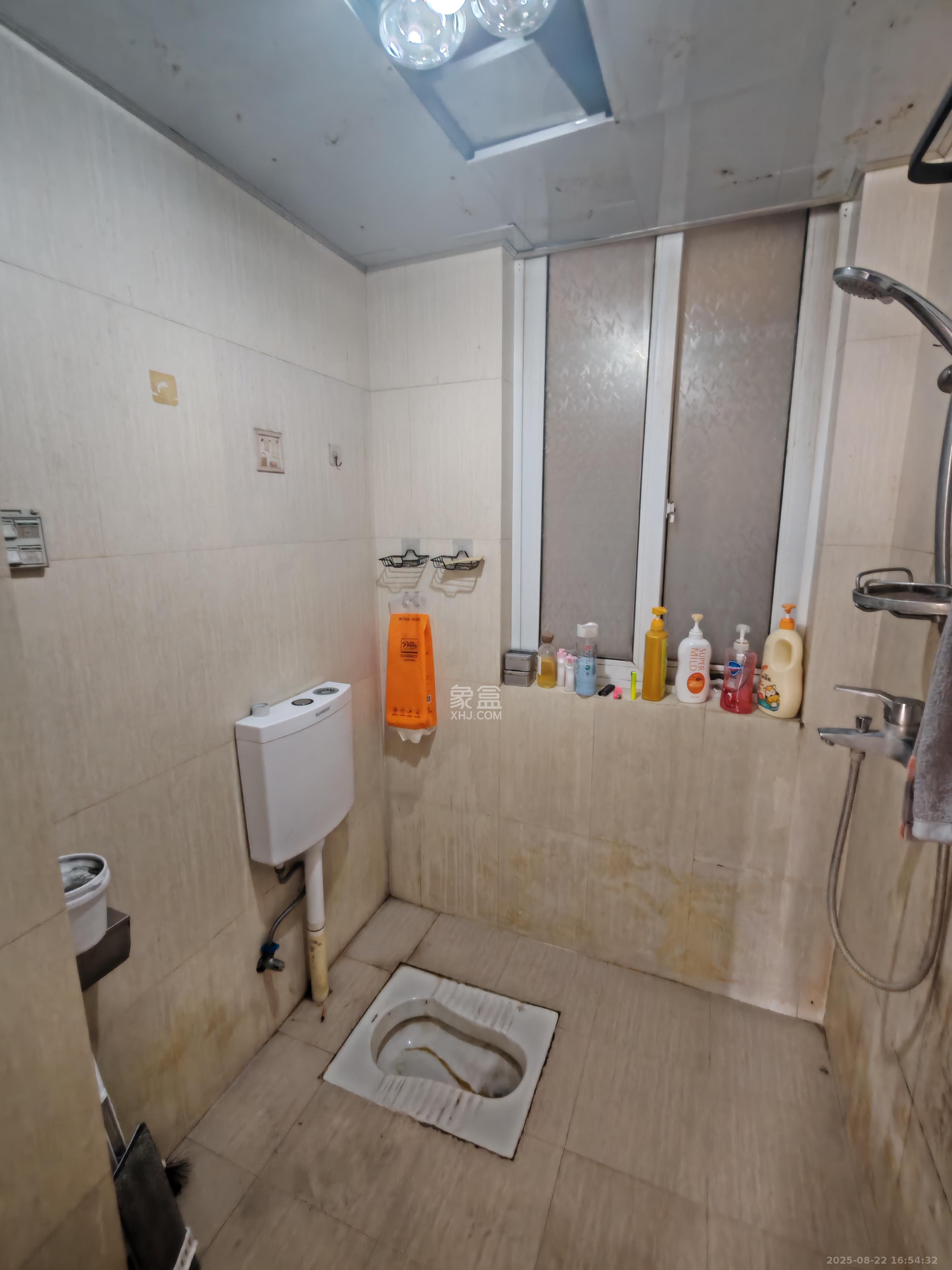 星蓝湾  4室2厅2卫    3400.0元/月室内图