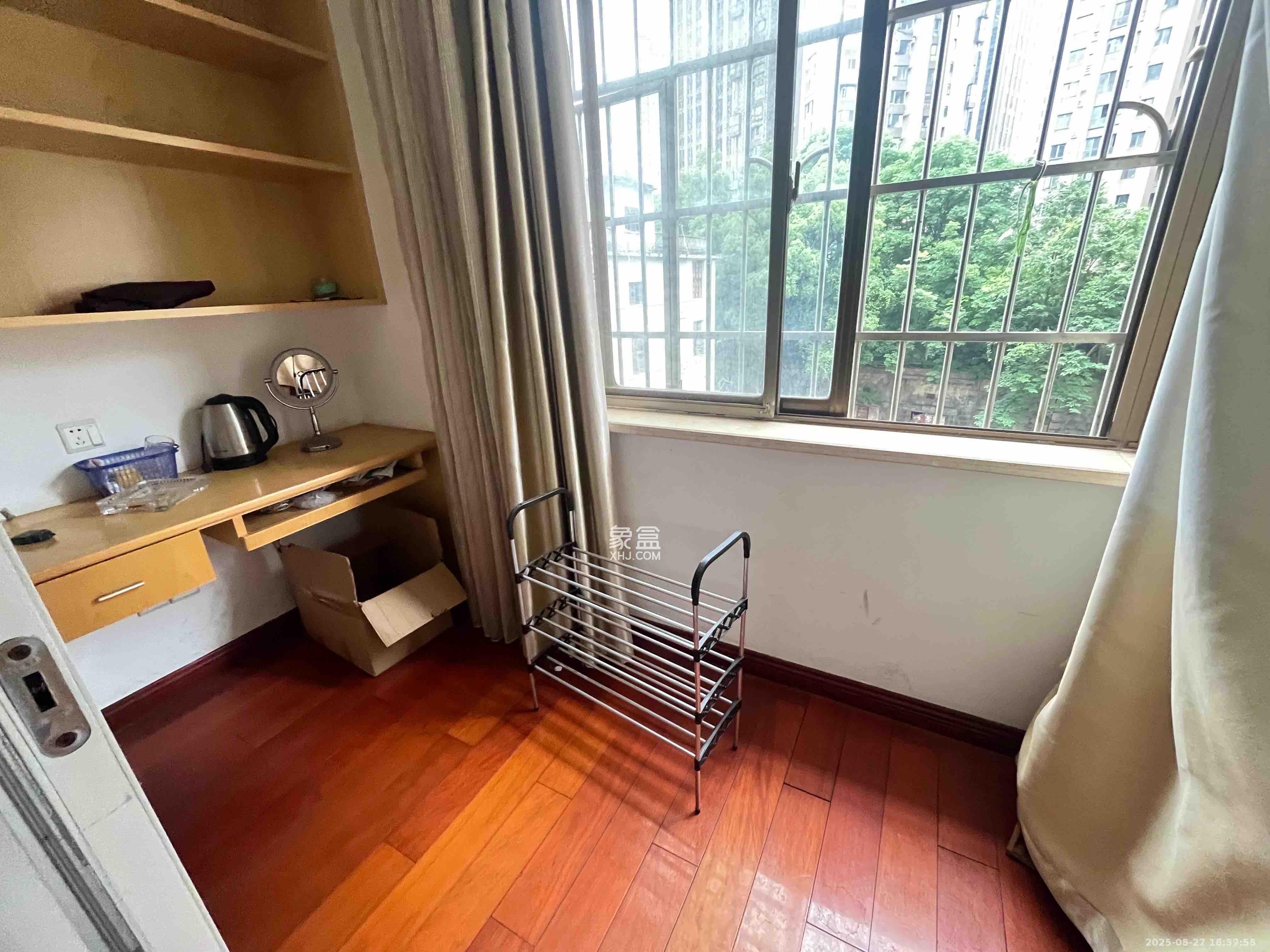 芙蓉蓉苑  3室2厅2卫    2600.0元/月 芙蓉蓉苑  3室2厅2卫    2600.0元/月室内图