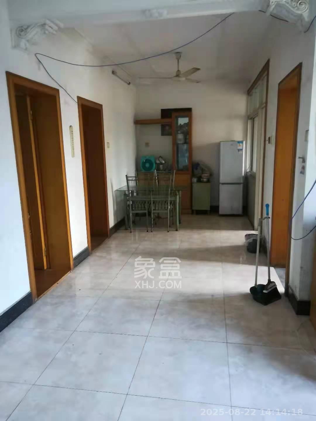 长沙紫金苑  3室2厅1卫    1800.0元/月 长沙紫金苑  3室2厅1卫    1800.0元/月室内图