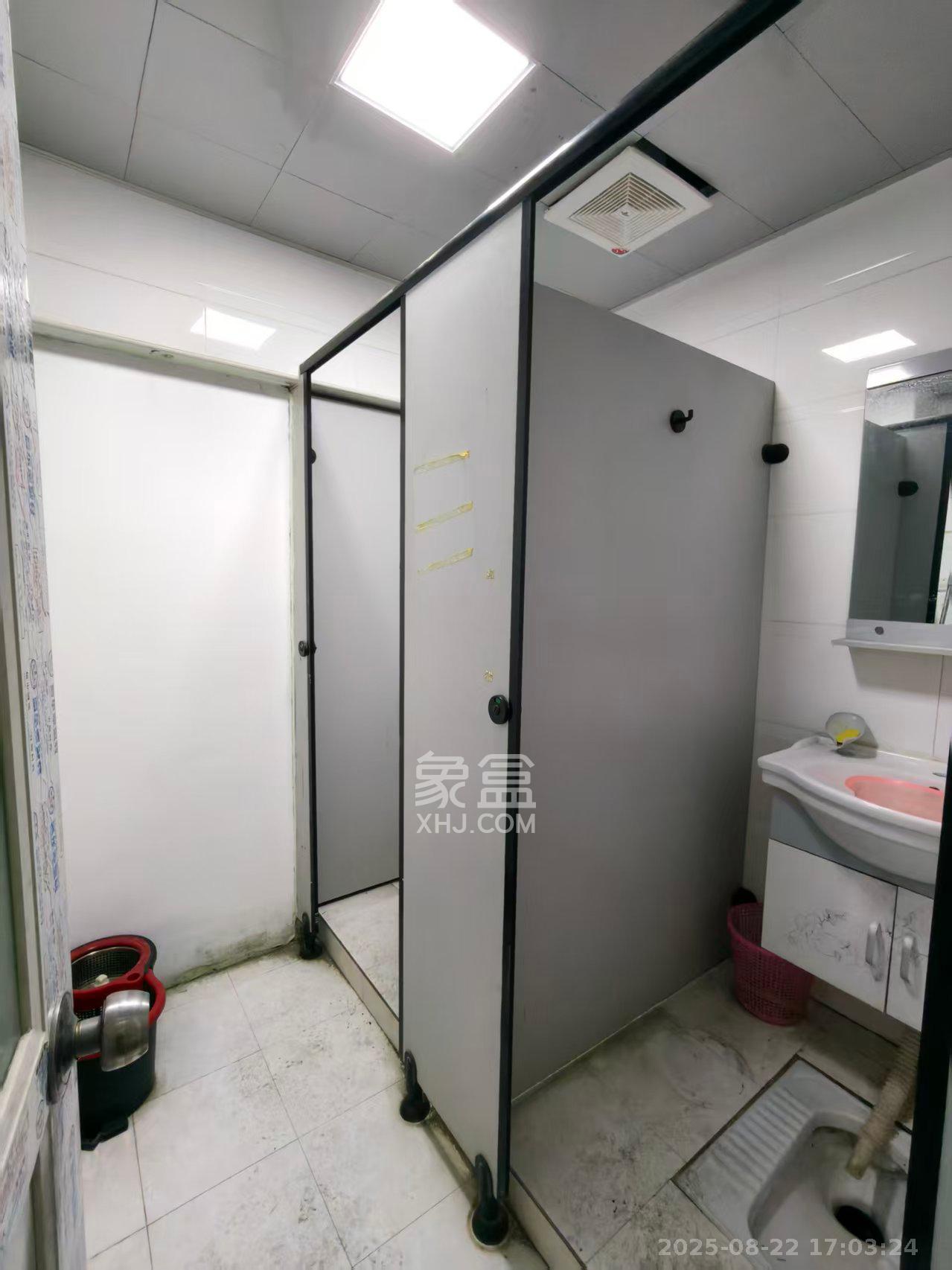 标志商务中心  1室1厅1卫   1300.00元/月室内图