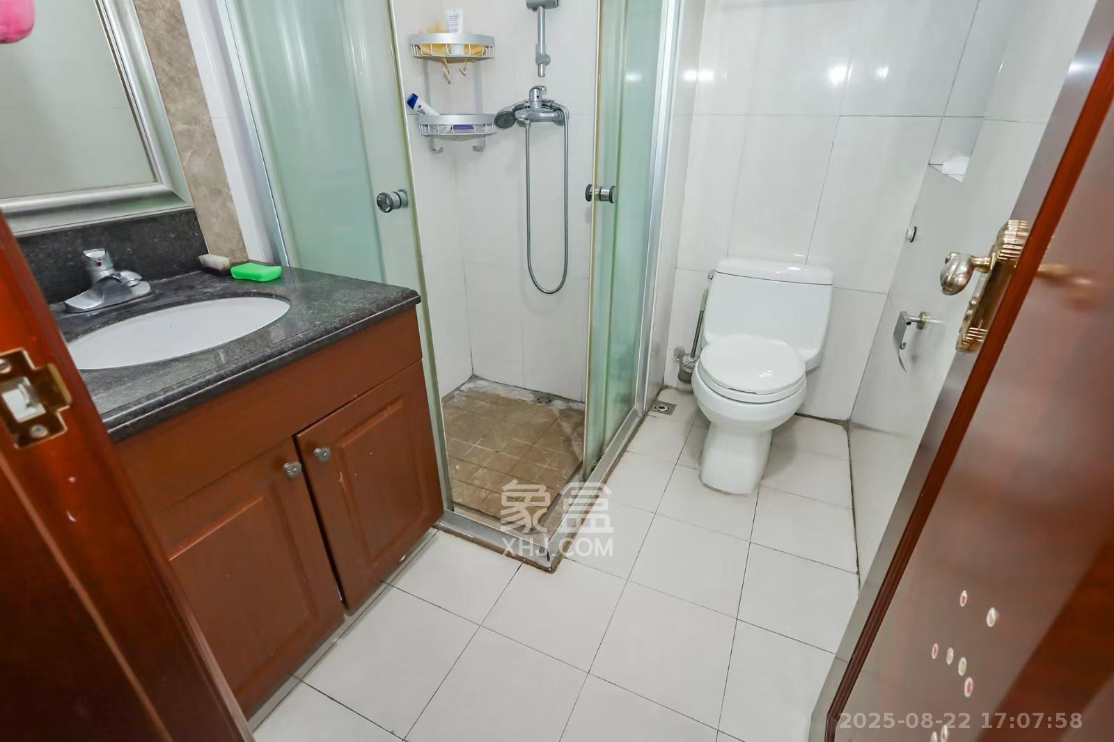 恒大华府 3室2厅1卫 2000.00元/月 恒大华府 3室2厅1卫 2000.00元/月室内图