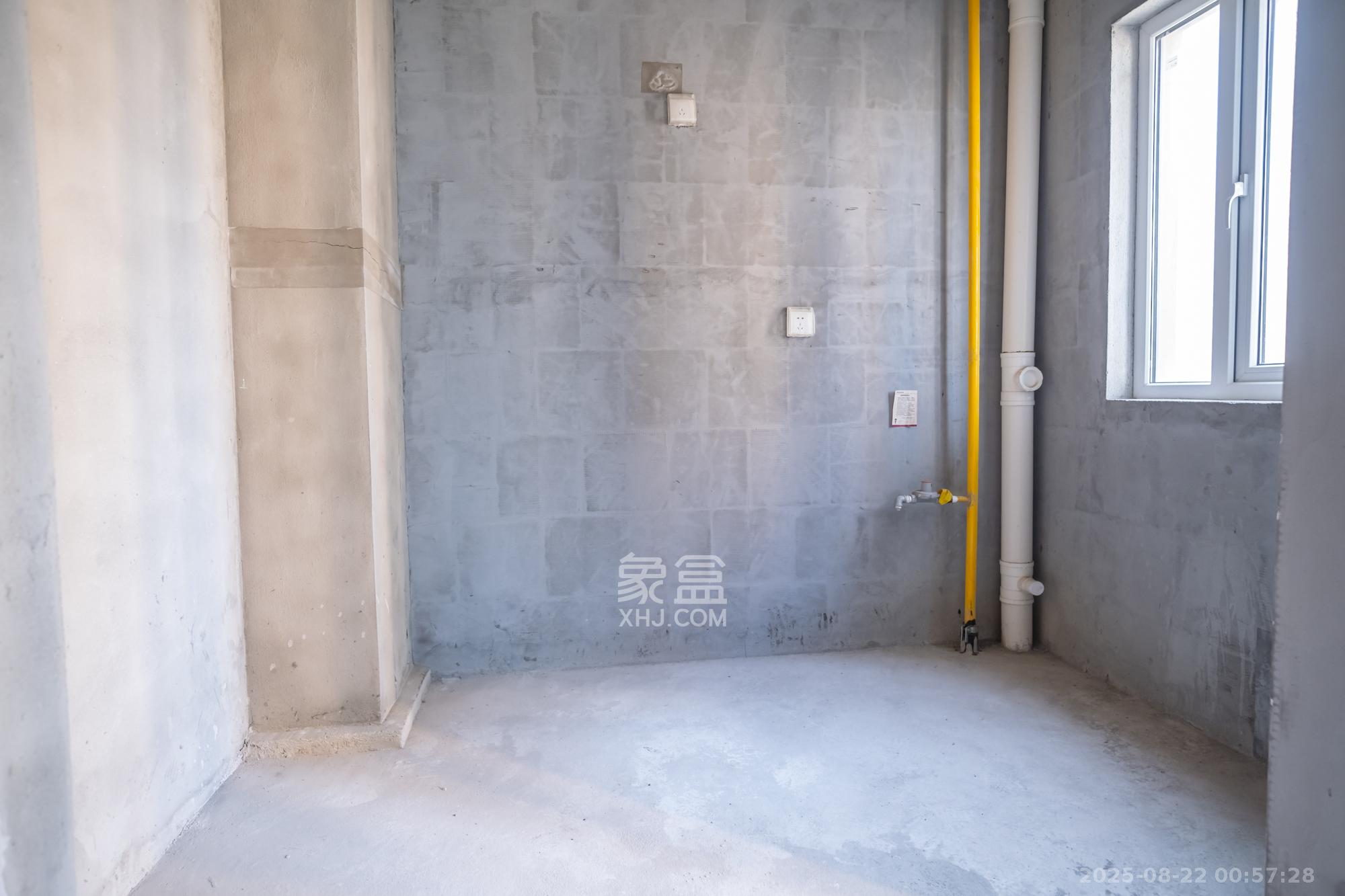 荣盛花语城  4室2厅2卫    79.0万 荣盛花语城  4室2厅2卫    79.0万厨房