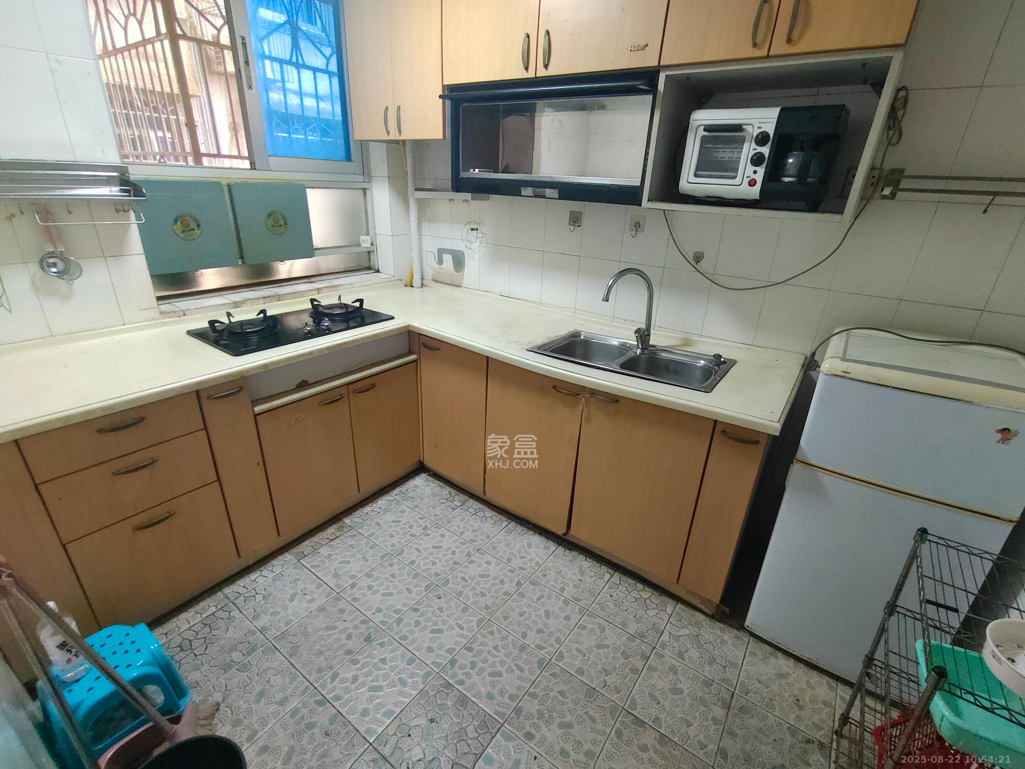 鸿园小区  3室2厅2卫    2600.0元/月 鸿园小区  3室2厅2卫    2600.0元/月室内图