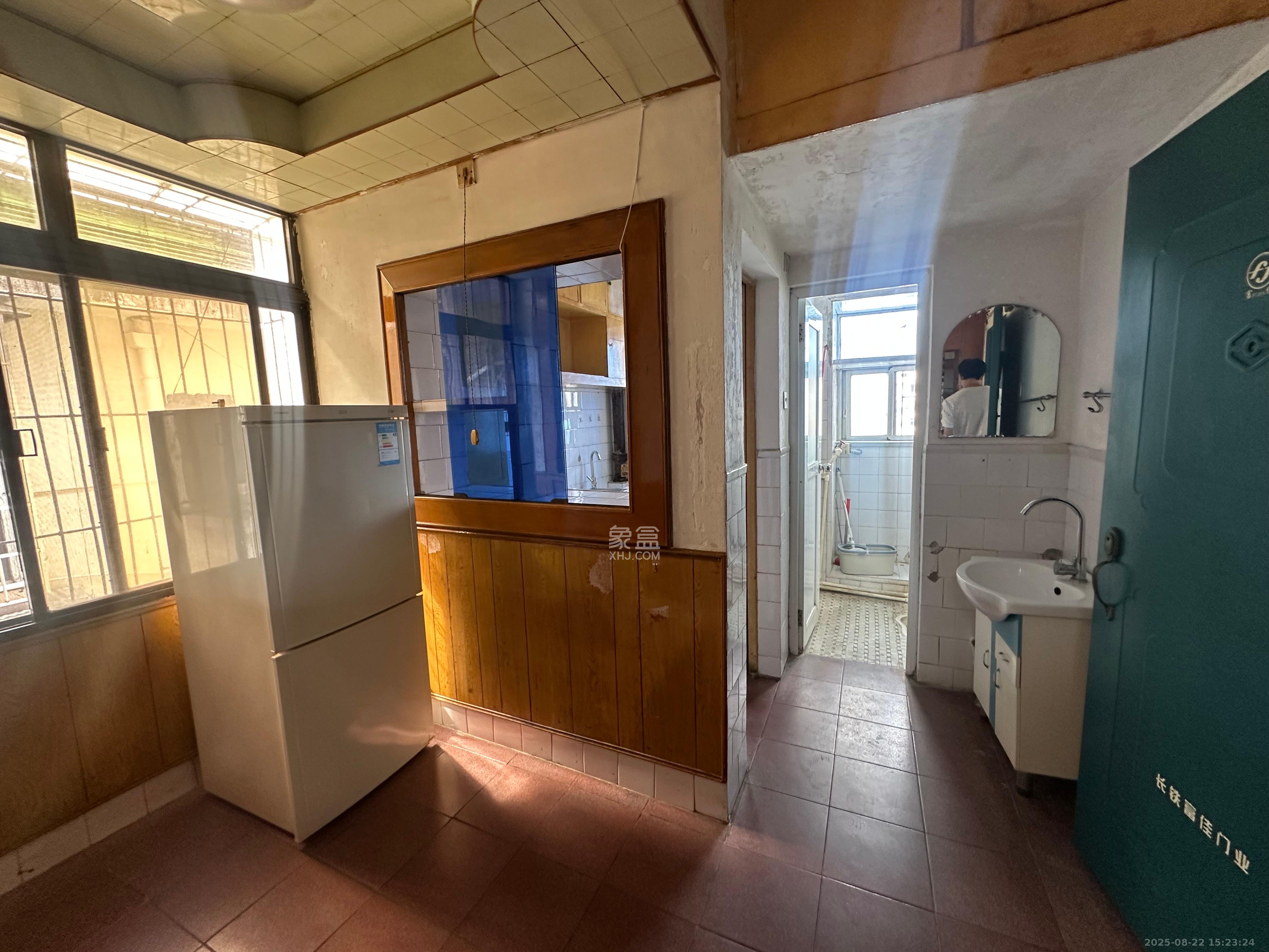 阿弥岭一二片  3室1厅1卫    1300.0元/月室内图