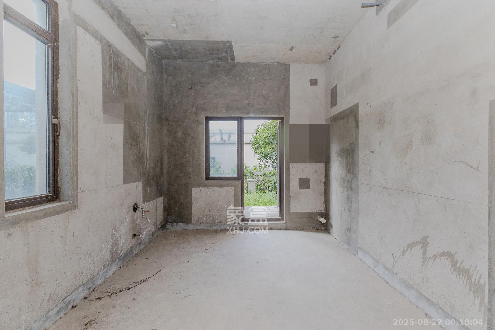 龙湖湘风原著（龙湖湘风星城）  6室2厅4卫    380.0万厨房