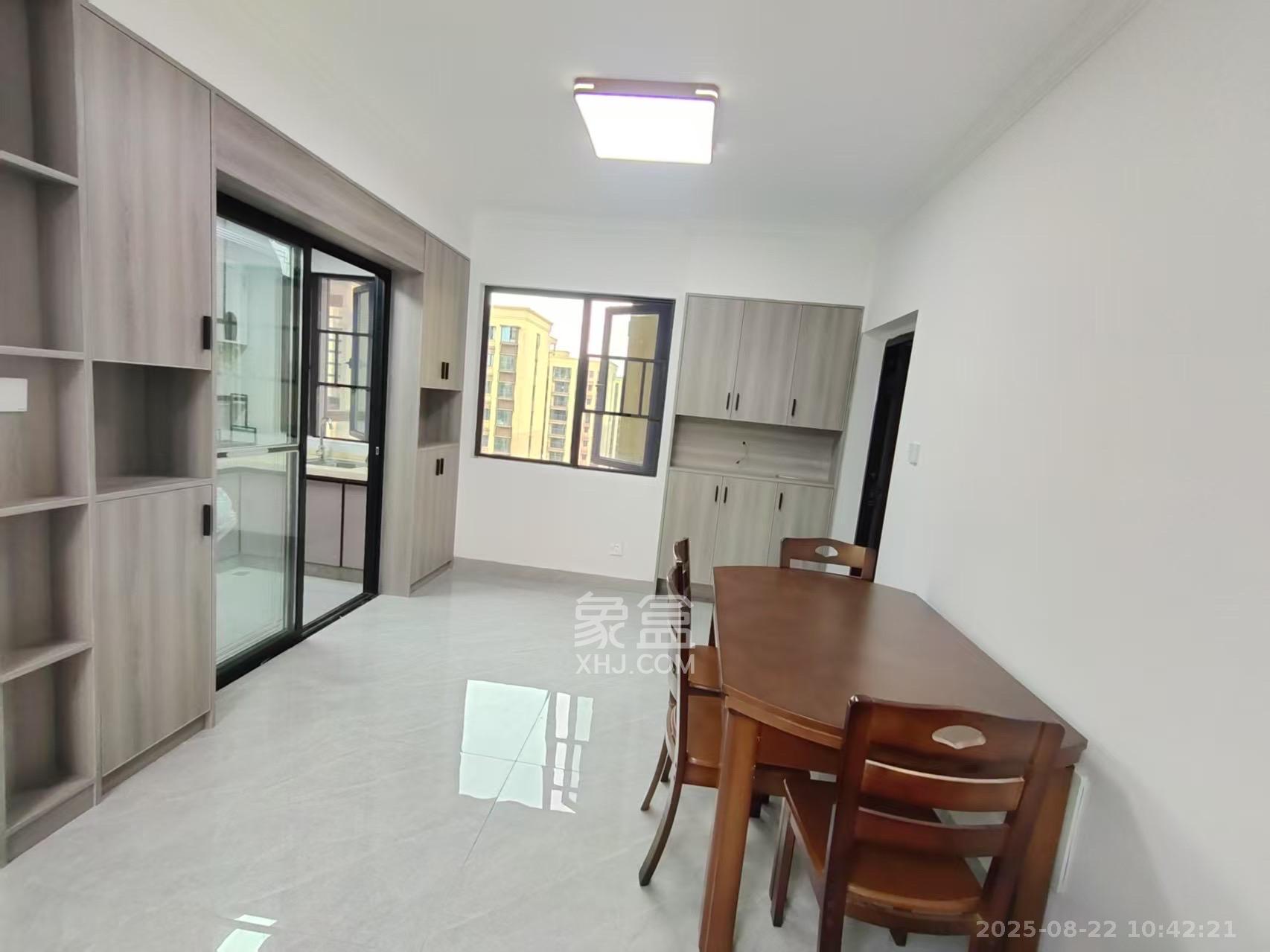 和润园三期  3室2厅2卫    2800.0元/月室内图