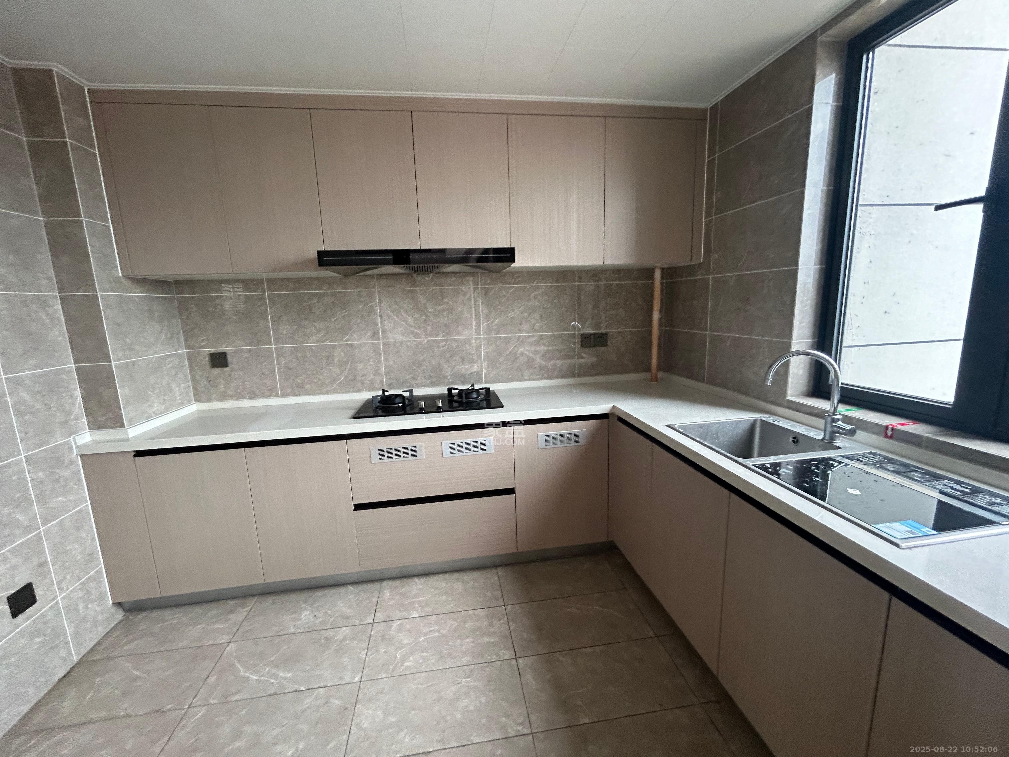 华润凯旋门二期 5室2厅2卫 5500.0元/月 华润凯旋门二期 5室2厅2卫 5500.0元/月室内图