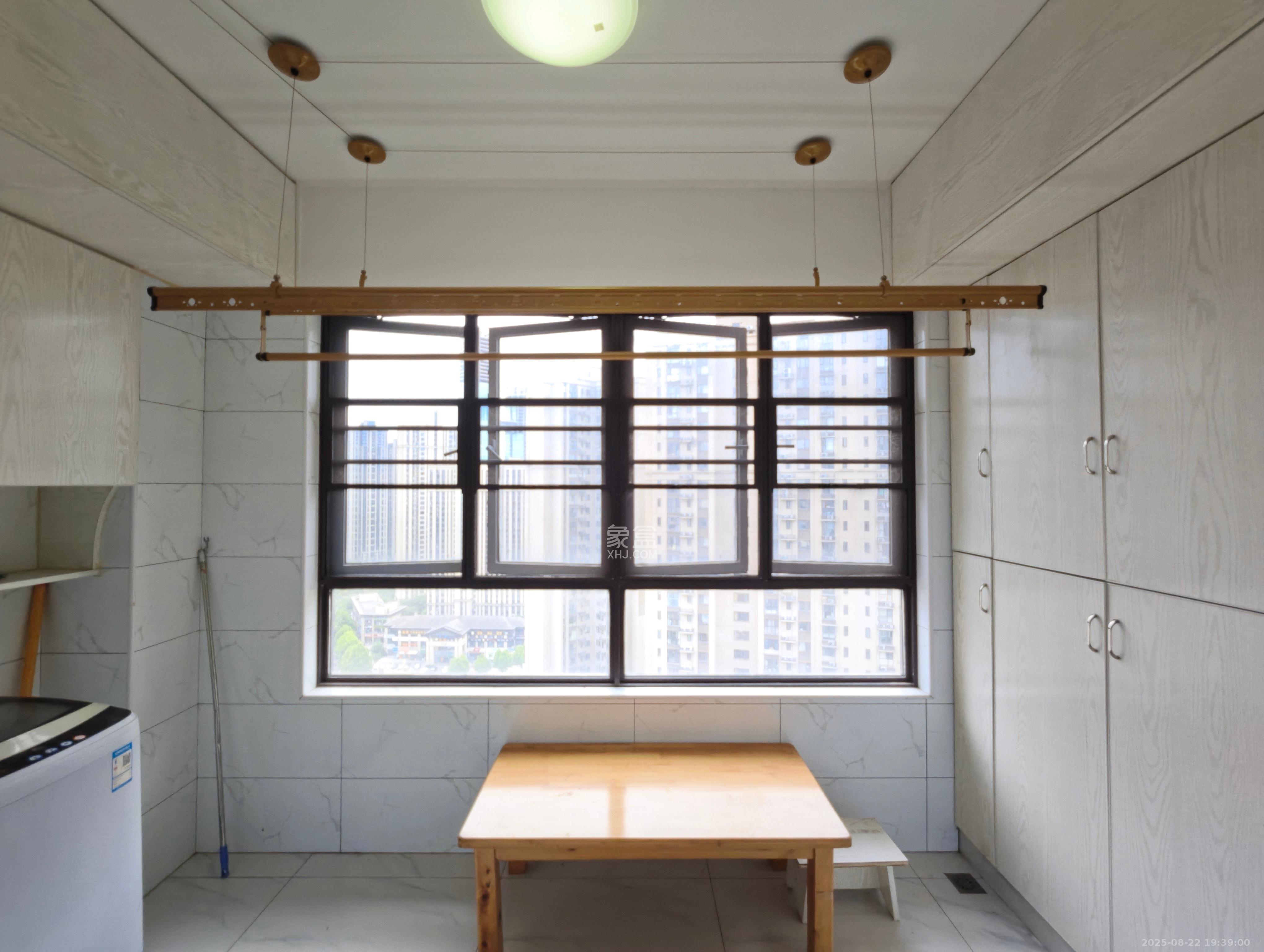 惠天然梅岭国际 4室2厅2卫 3300.0元/月 惠天然梅岭国际 4室2厅2卫 3300.0元/月室内图