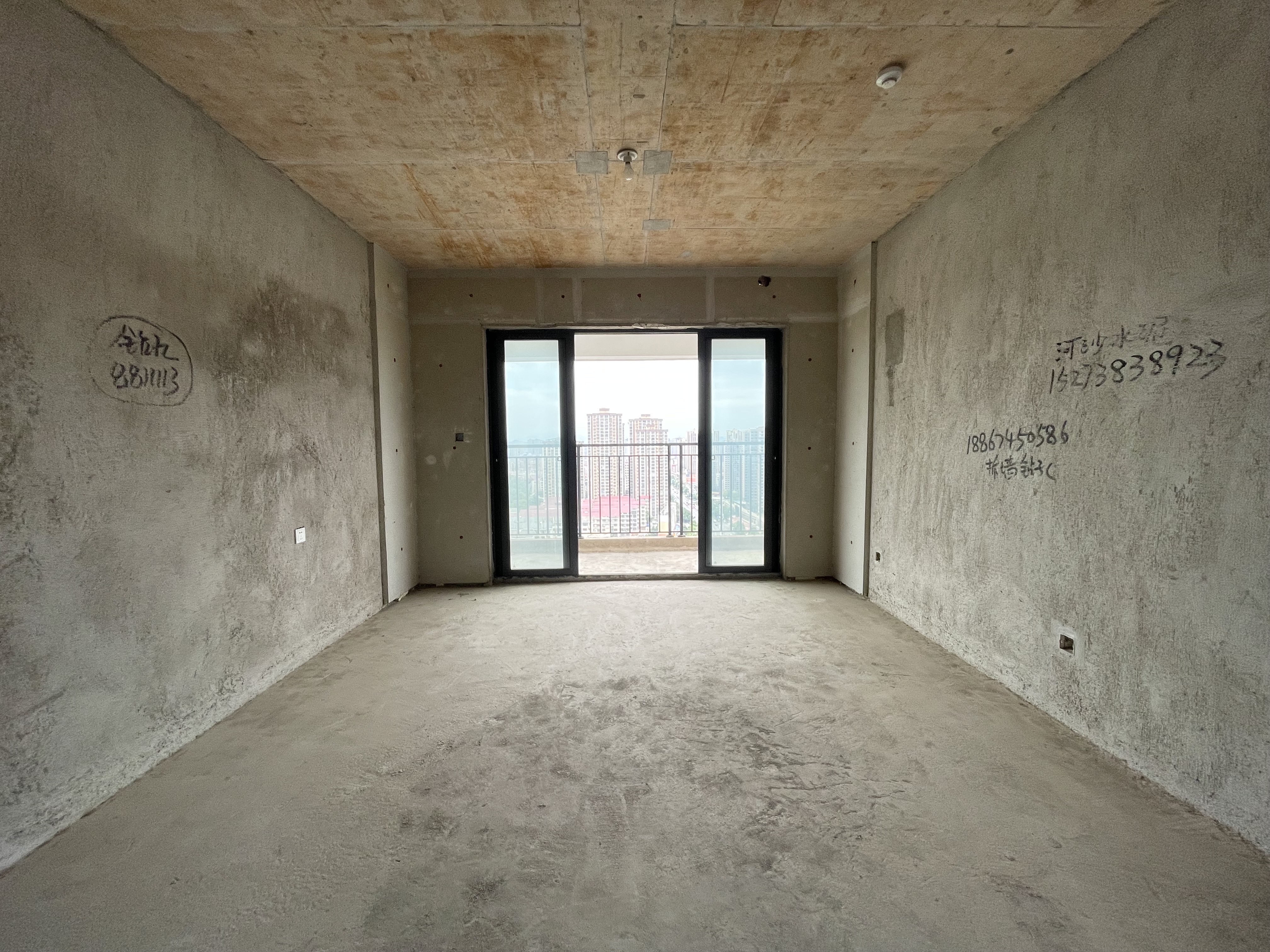 宁邦中心(文华里) 3室2厅2卫 78.8万 宁邦中心(文华里) 3室2厅2卫 78.8万客厅