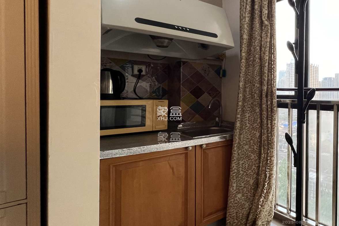 铂宫  1室1厅1卫    1700.0元/月 铂宫  1室1厅1卫    1700.0元/月室内图