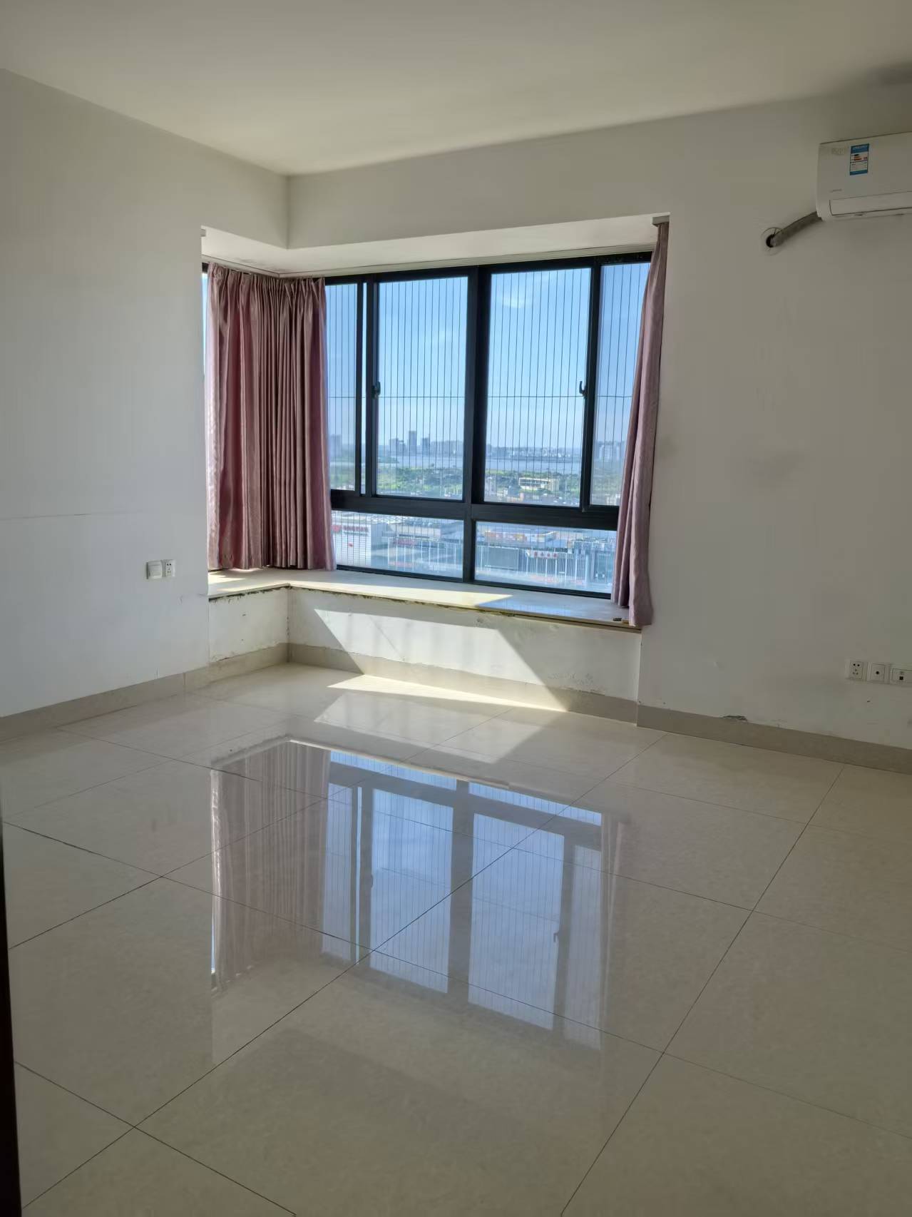 盛达景都一期 5室2厅2卫 4500.0元/月 盛达景都一期 5室2厅2卫 4500.0元/月室内图