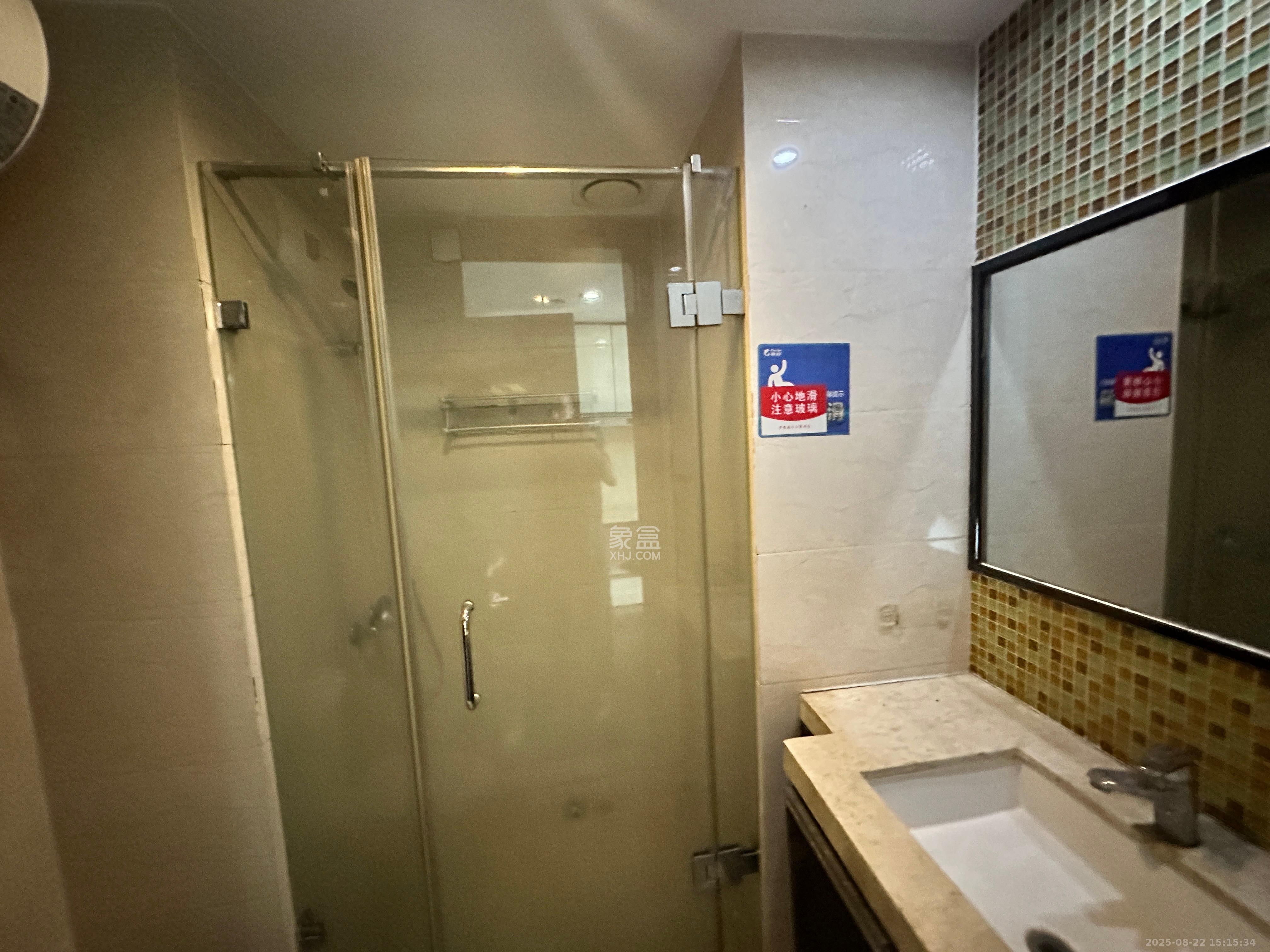 德思勤城市广场(宝格丽公寓) 1室1厅1卫 1700.0元/月 德思勤城市广场(宝格丽公寓) 1室1厅1卫 1700.0元/月室内图