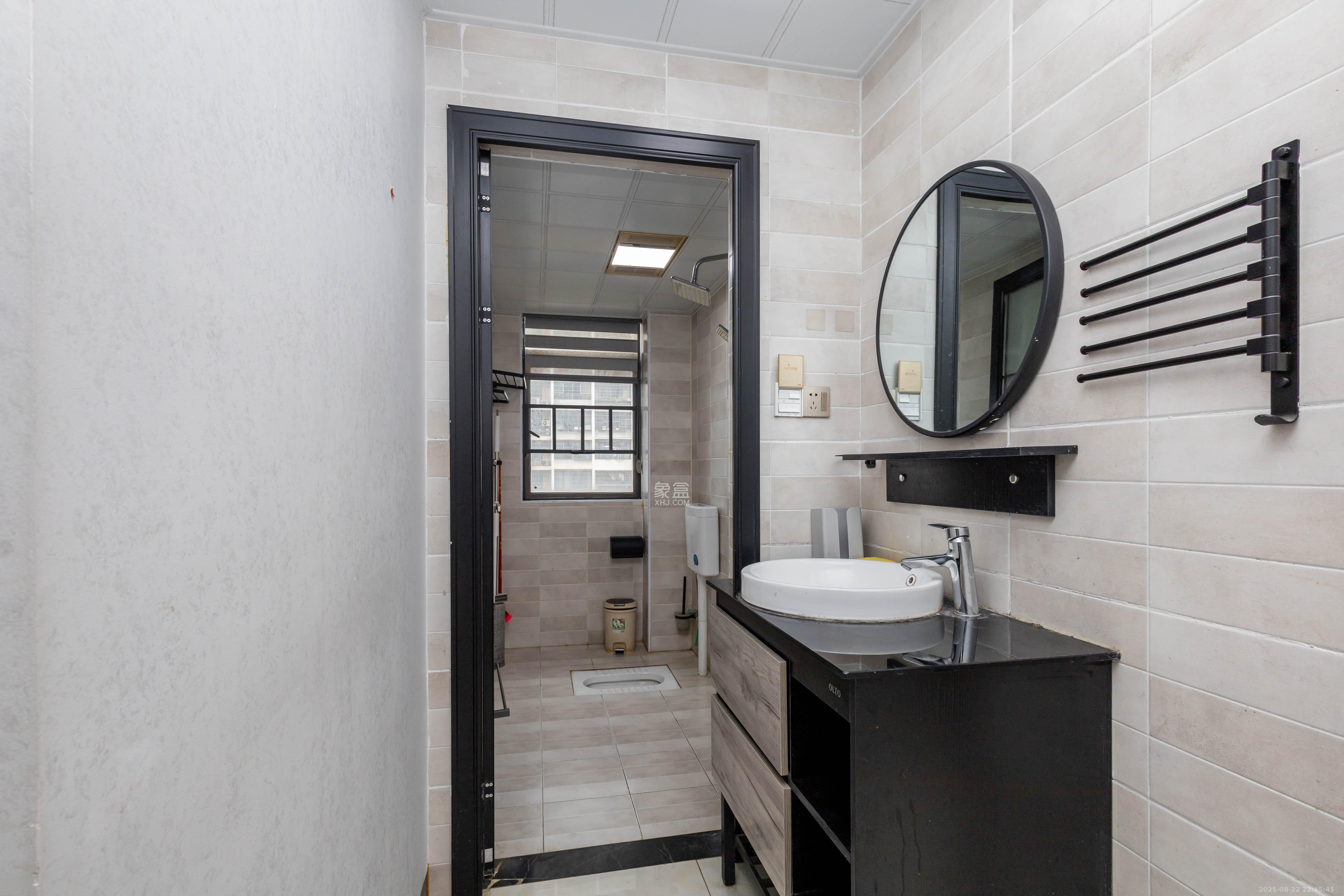 中国铁建国际城二期 4室2厅2卫 86.8万 中国铁建国际城二期 4室2厅2卫 86.8万卫生间